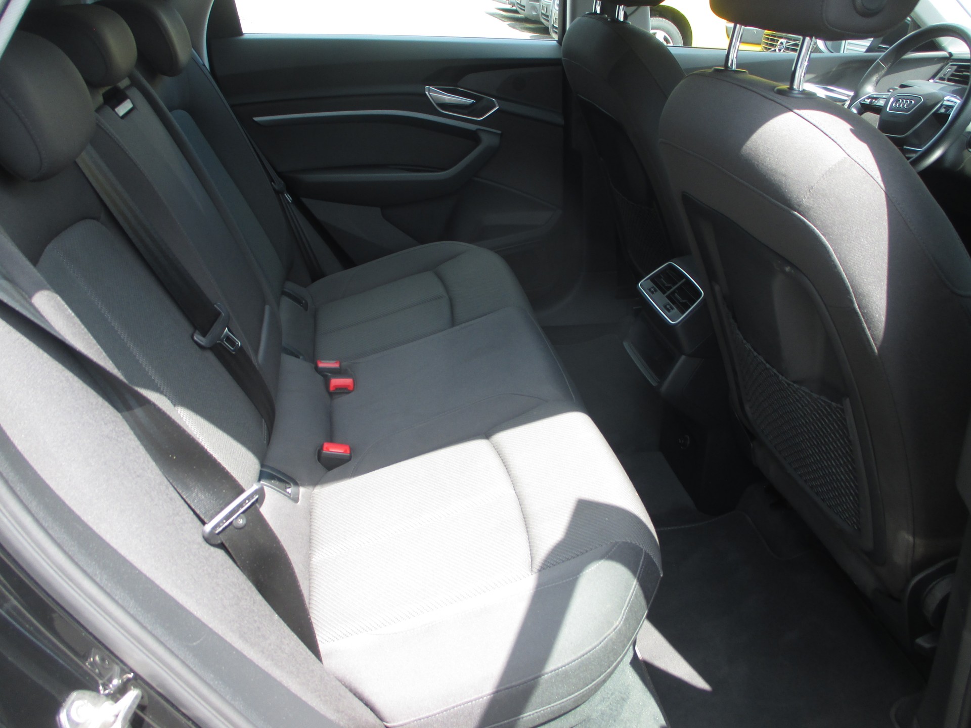AUDI e-tron 55 Sportback quattro-image-13