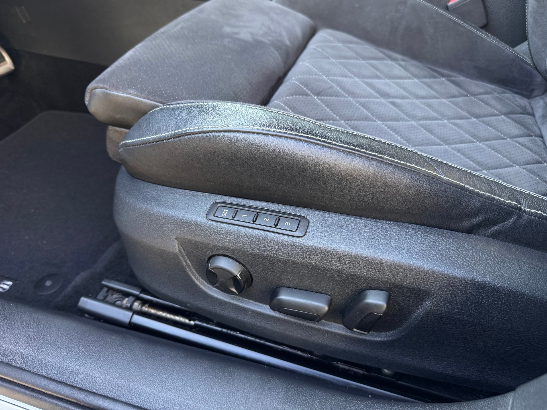 SKODA Superb 1.4 TSI Sport Line PHEV DSG mit AHK-image-11