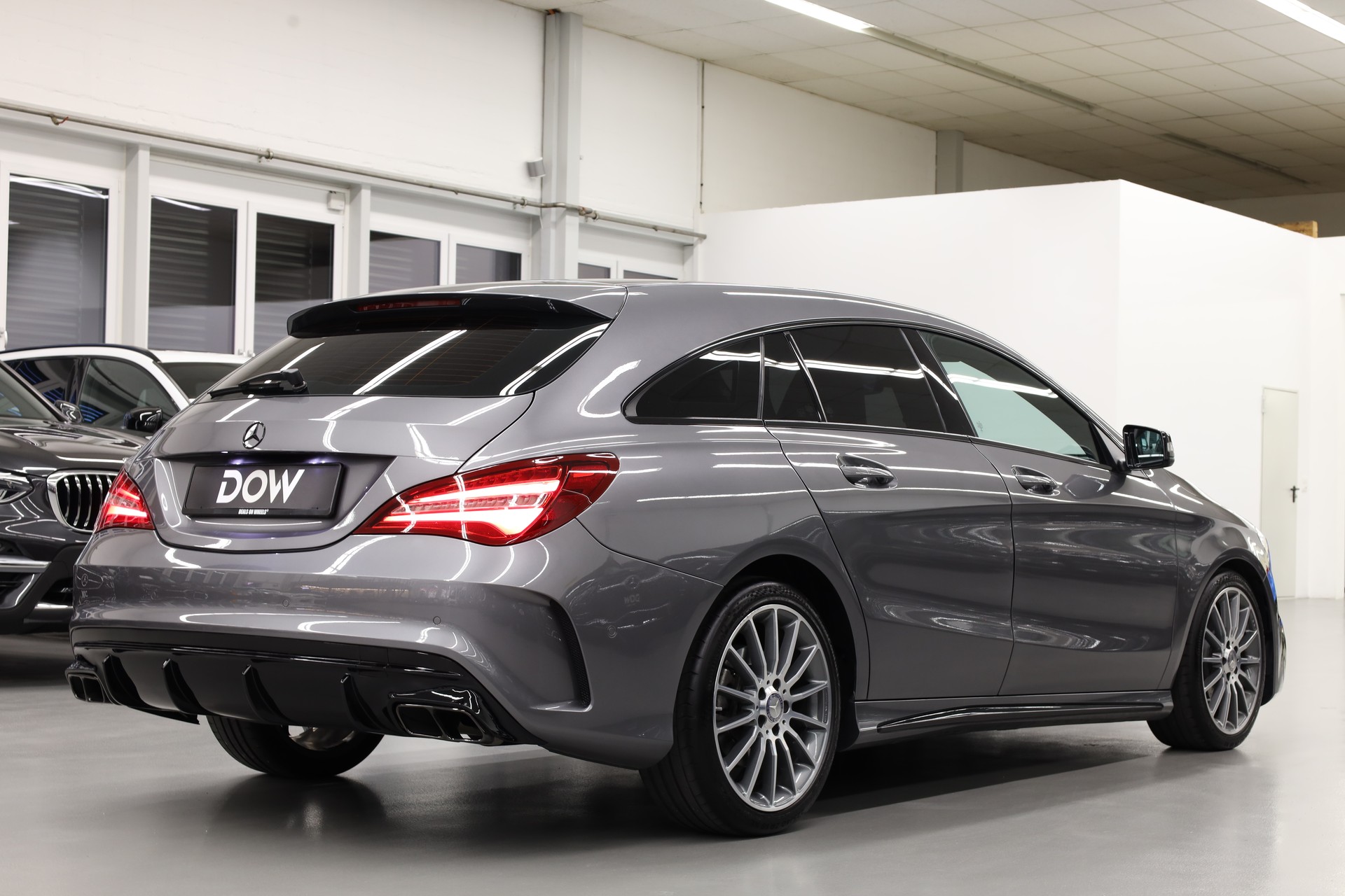 MERCEDES-BENZ CLA 200 d AMG Line 4m Sh.Brake-image-5