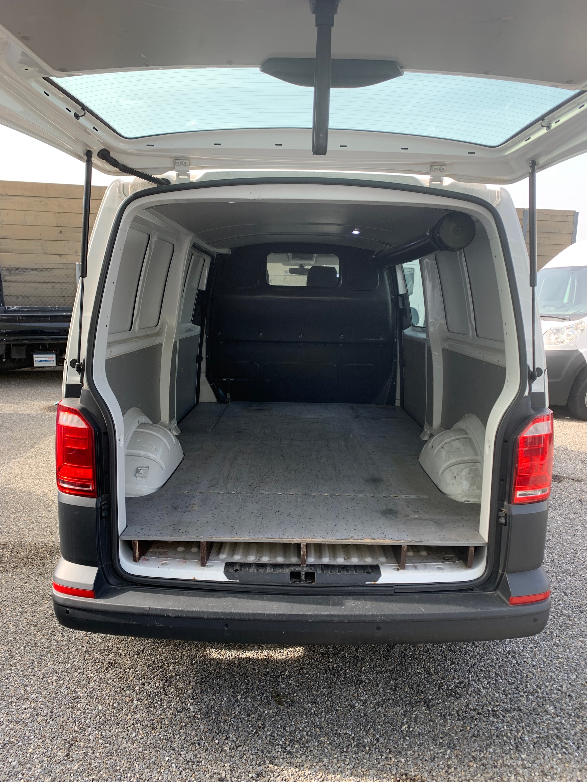 VW T6 2.0 TDI 4Motion-image-4