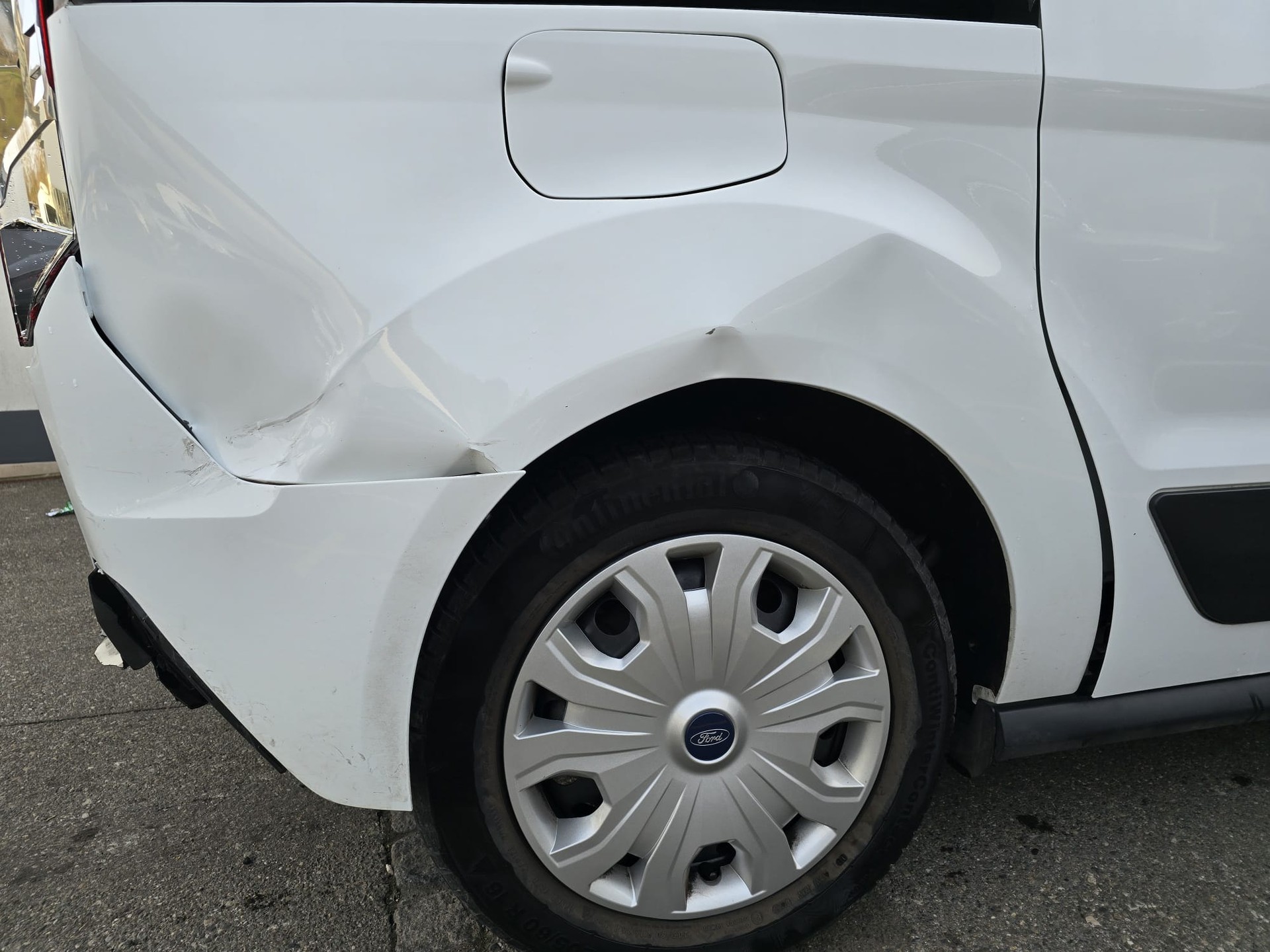 FORD Transit Connect Van T230 1.0 EcoBoost Active-image-8