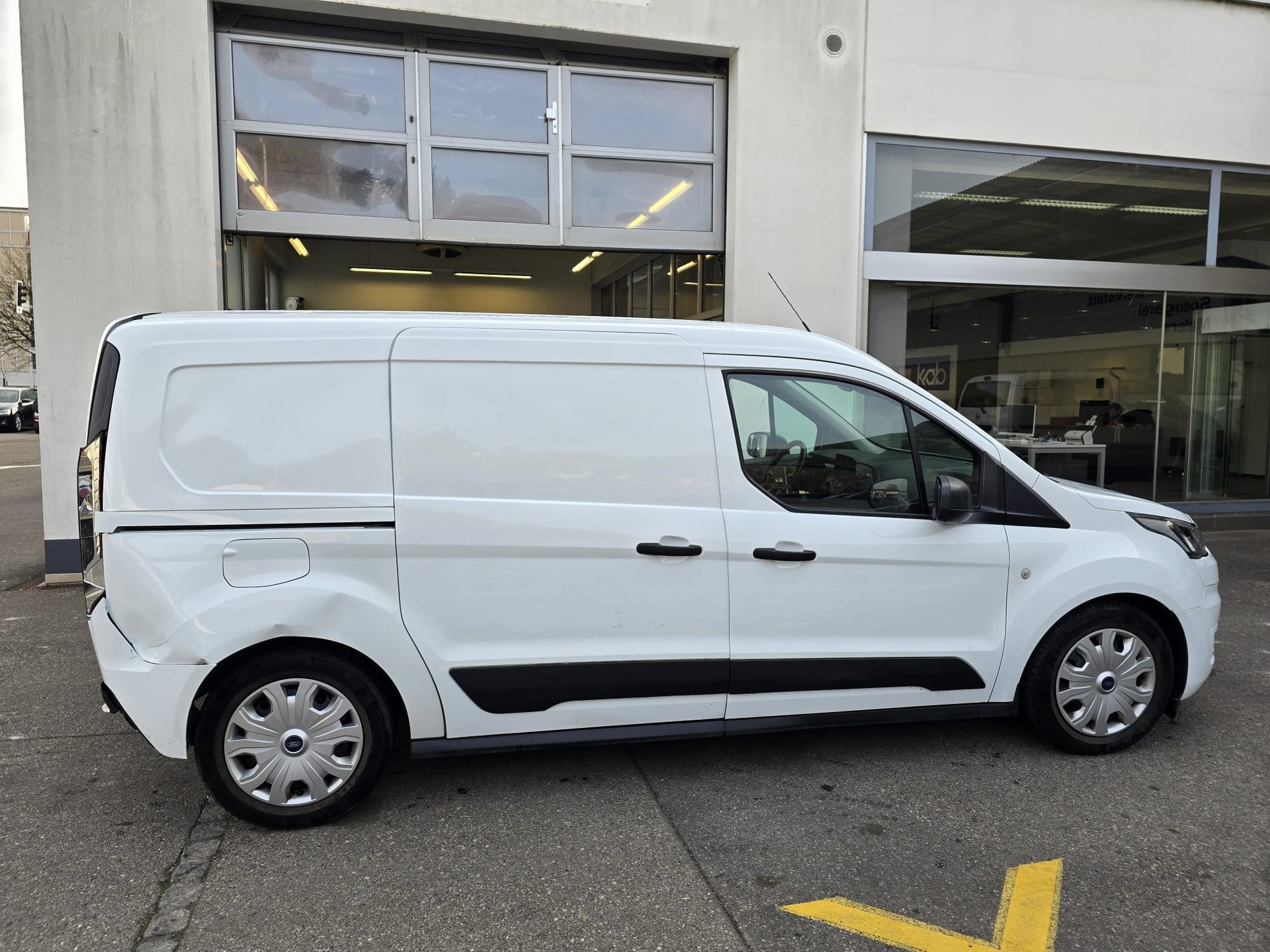 FORD Transit Connect Van T230 1.0 EcoBoost Active-image-10