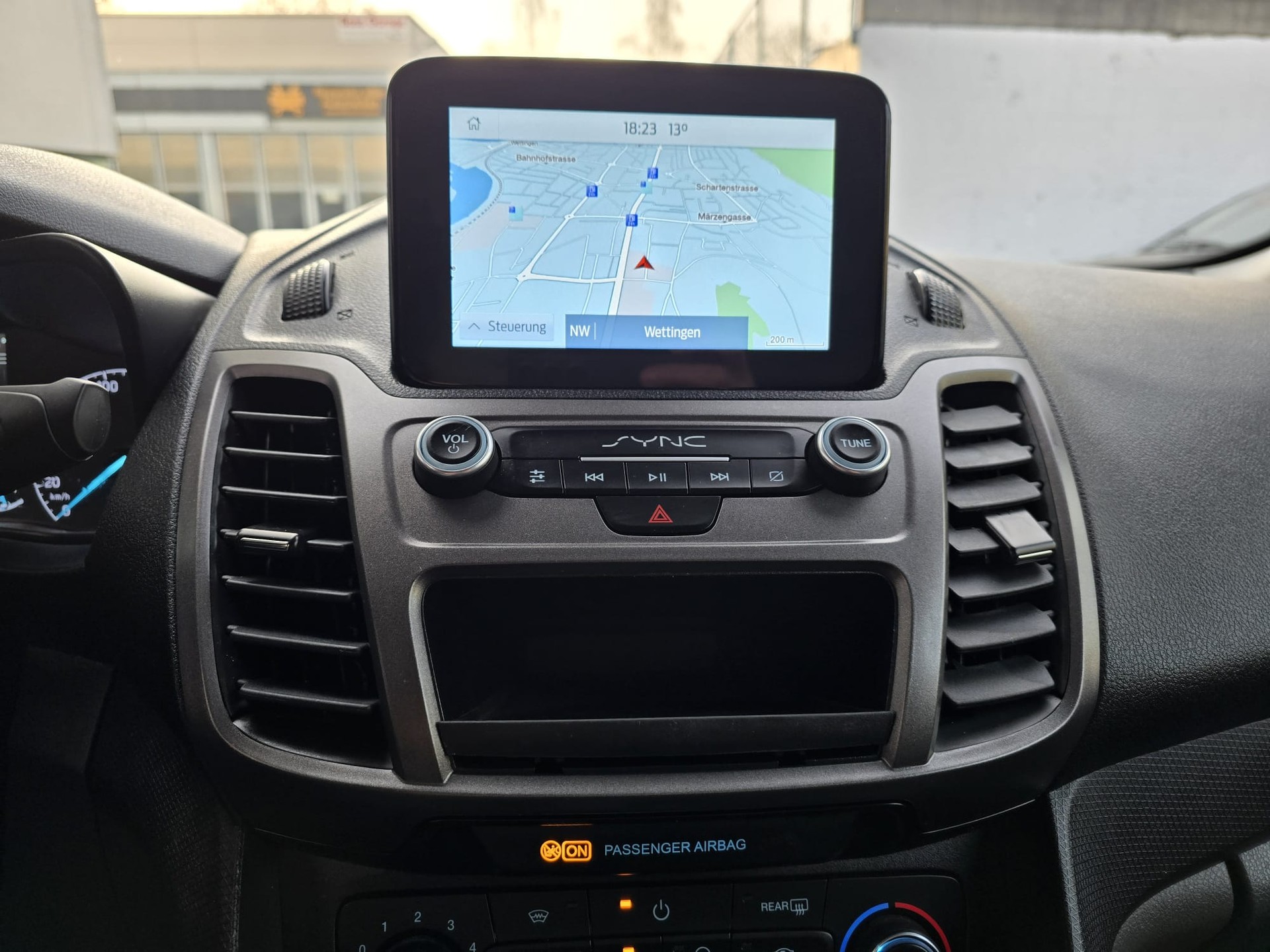 FORD Transit Connect Van T230 1.0 EcoBoost Active-image-12