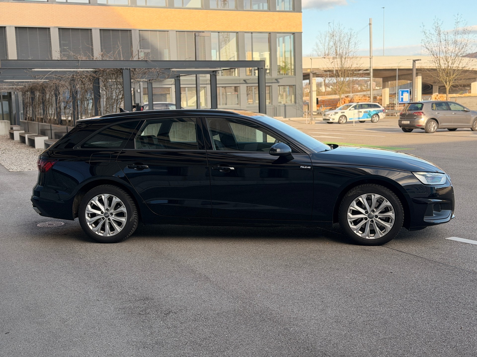 AUDI A4 Avant 35 TDI S-tronic-showroom-element-2