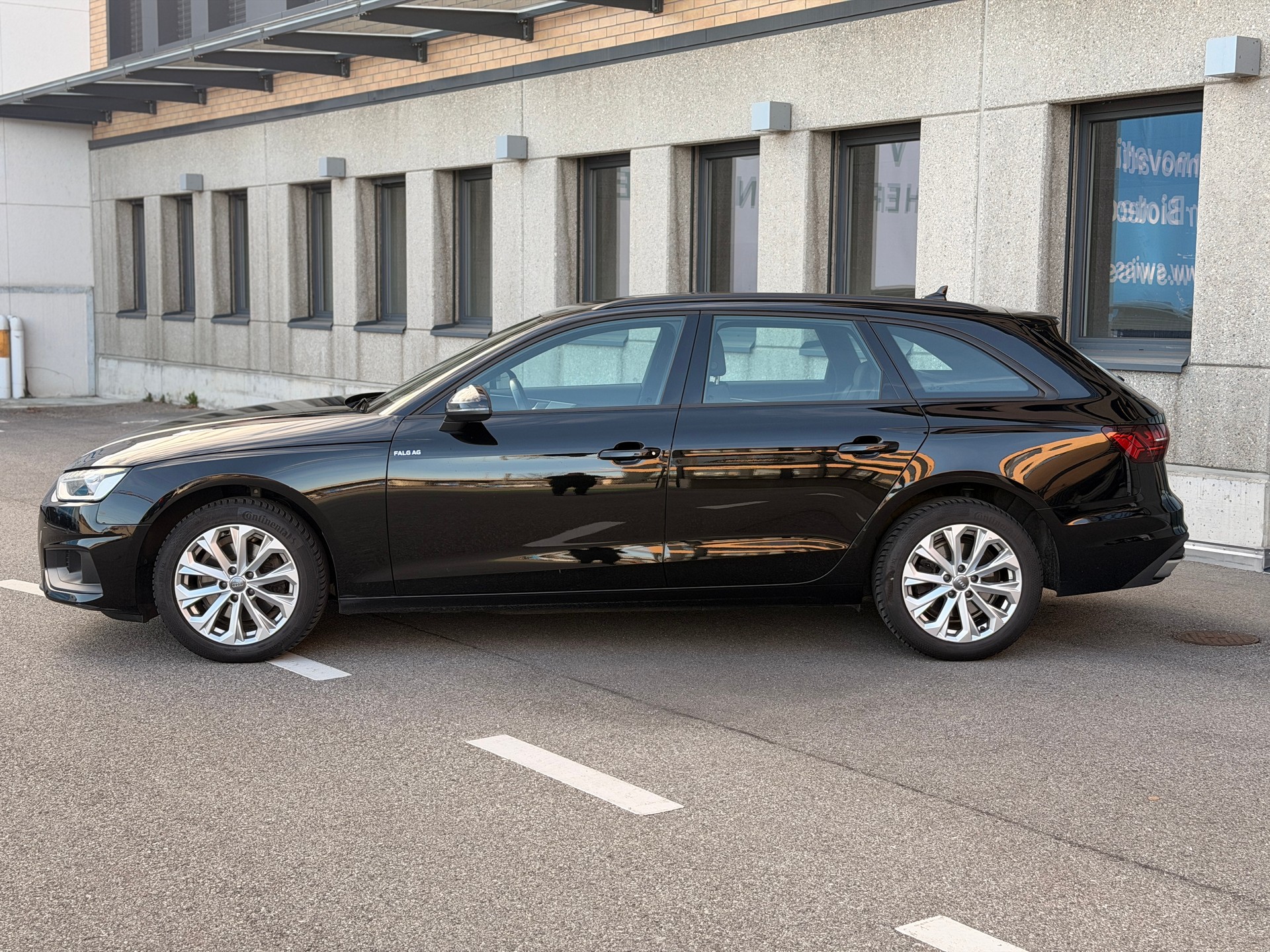 AUDI A4 Avant 35 TDI S-tronic-showroom-element-1