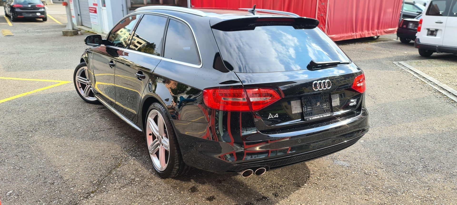 AUDI A4 Avant 2.0 TDI quattro S-tronic S-Line-image-4