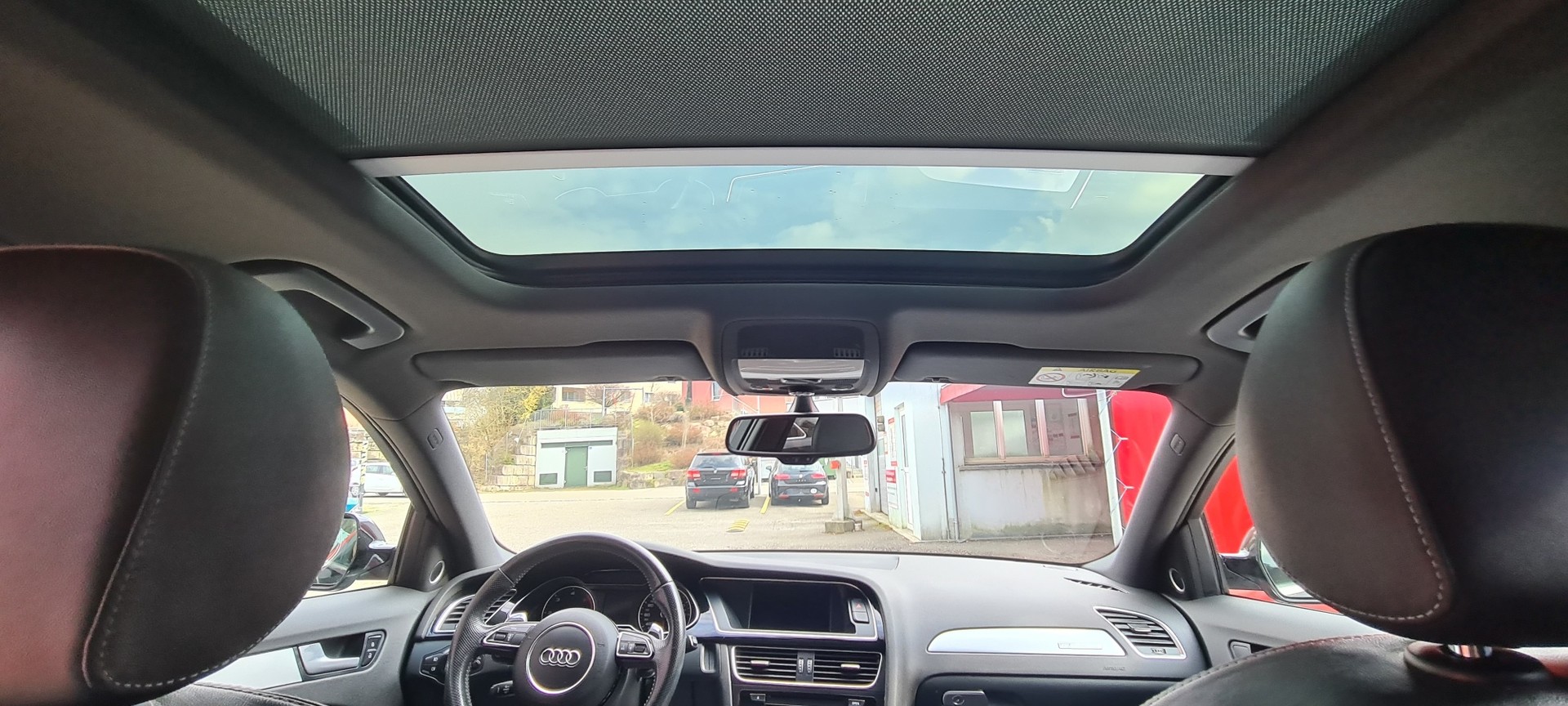 AUDI A4 Avant 2.0 TDI quattro S-tronic S-Line-image-15
