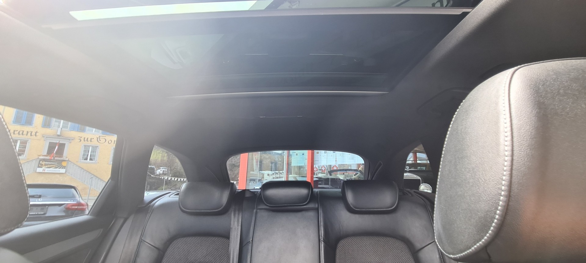 AUDI A4 Avant 2.0 TDI quattro S-tronic S-Line-image-17