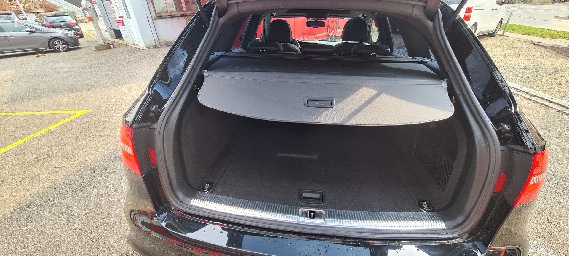 AUDI A4 Avant 2.0 TDI quattro S-tronic S-Line-image-29