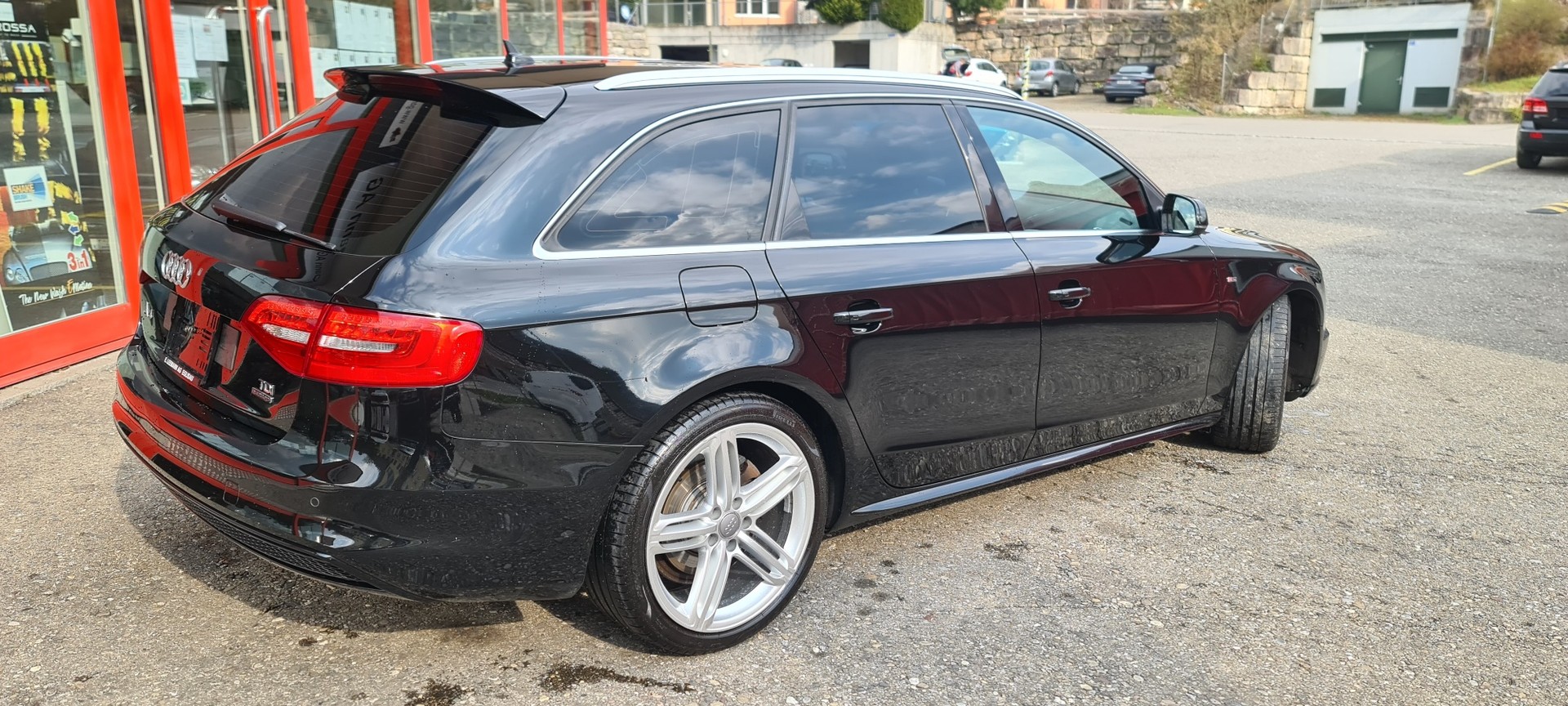 AUDI A4 Avant 2.0 TDI quattro S-tronic S-Line-showroom-element-2
