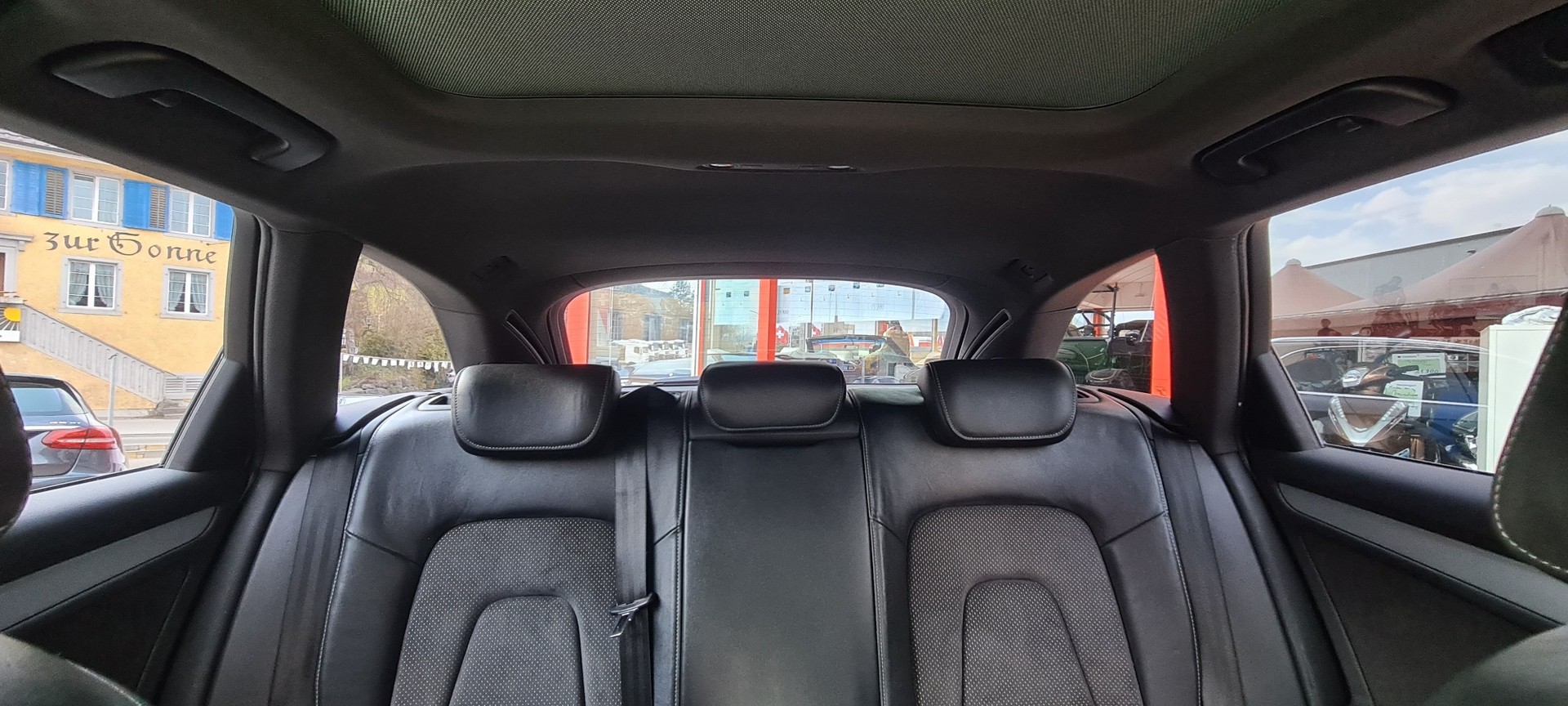 AUDI A4 Avant 2.0 TDI quattro S-tronic S-Line-image-16