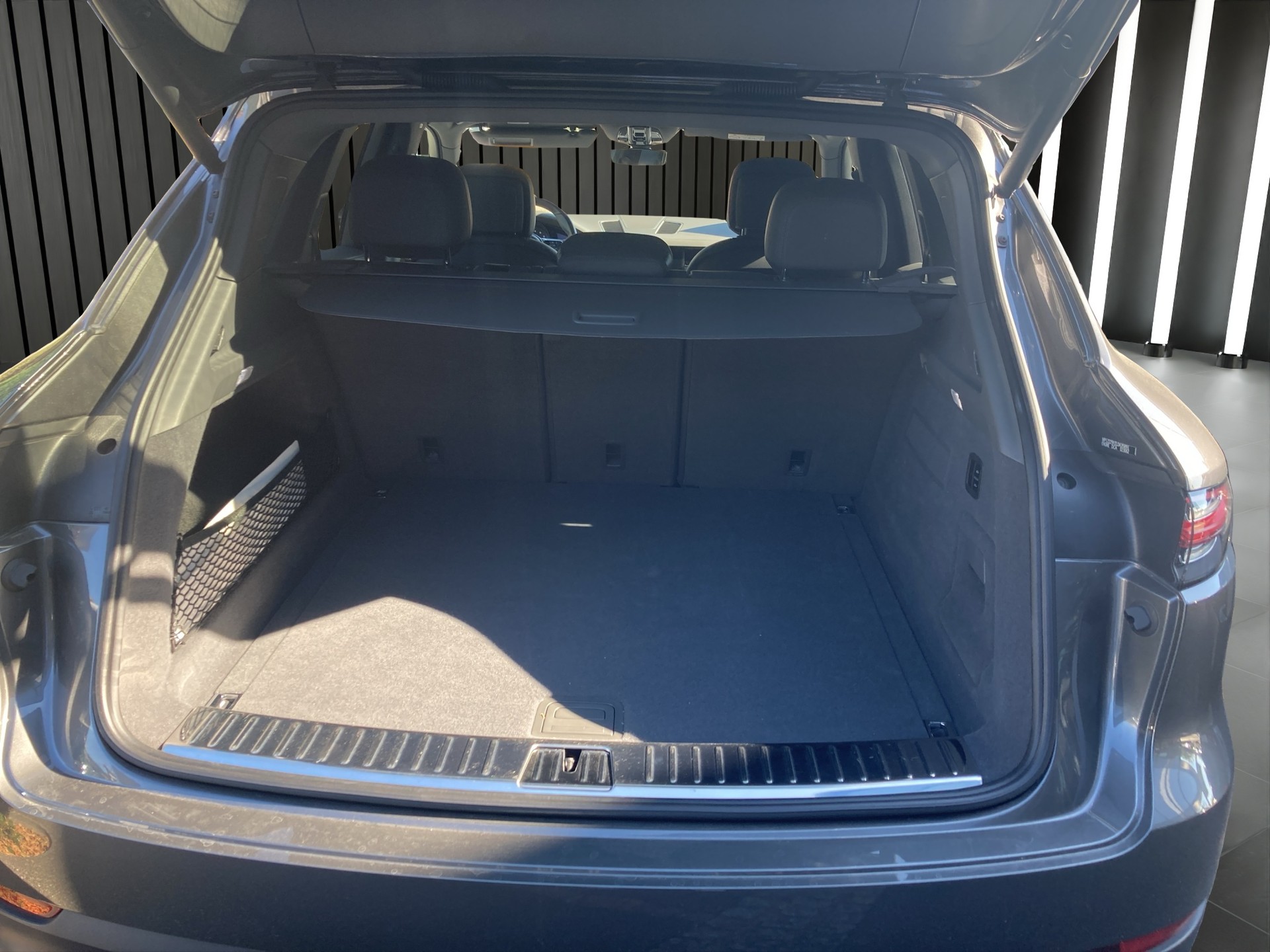 PORSCHE Cayenne S-image-19