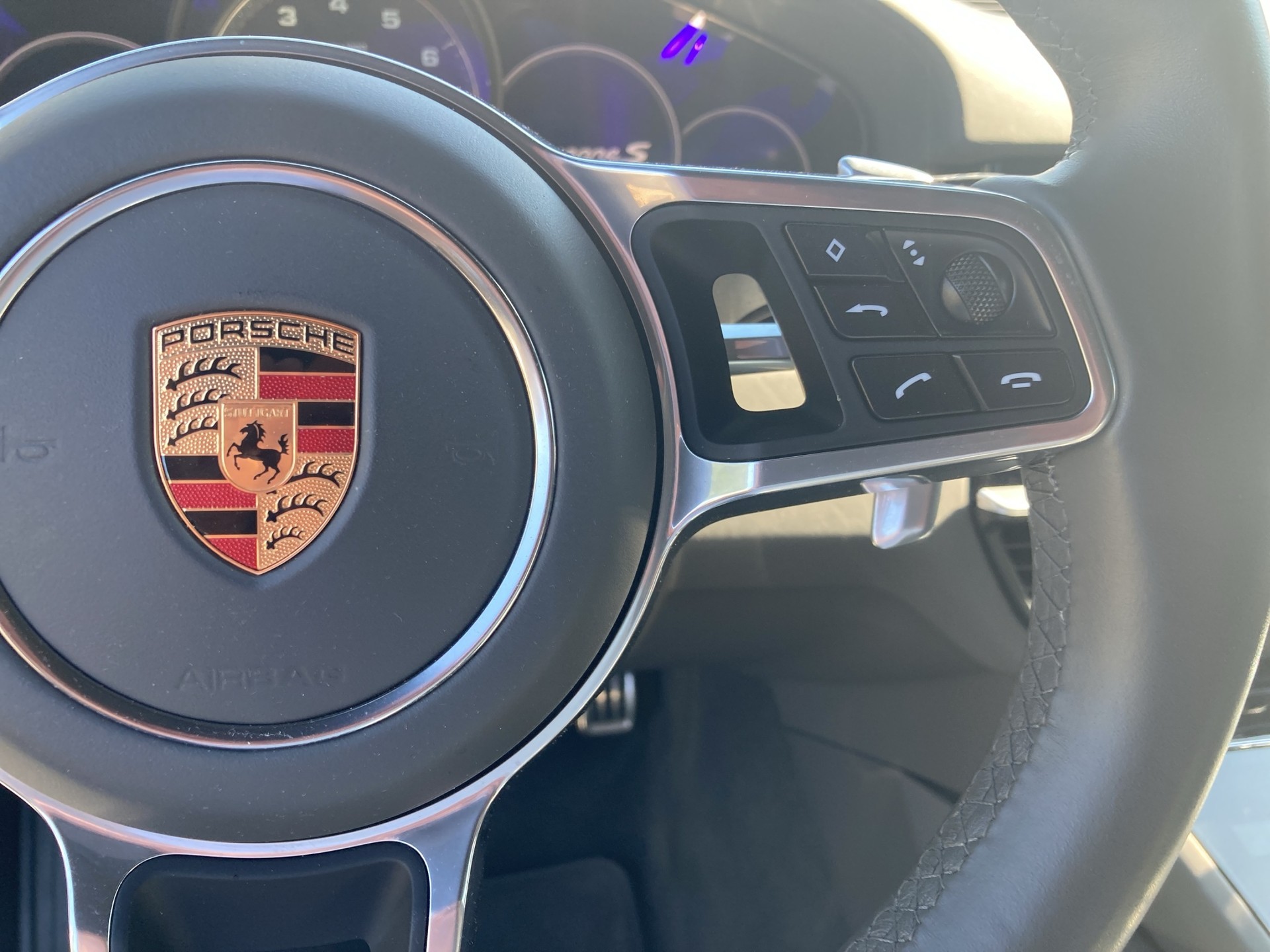 PORSCHE Cayenne S-image-24