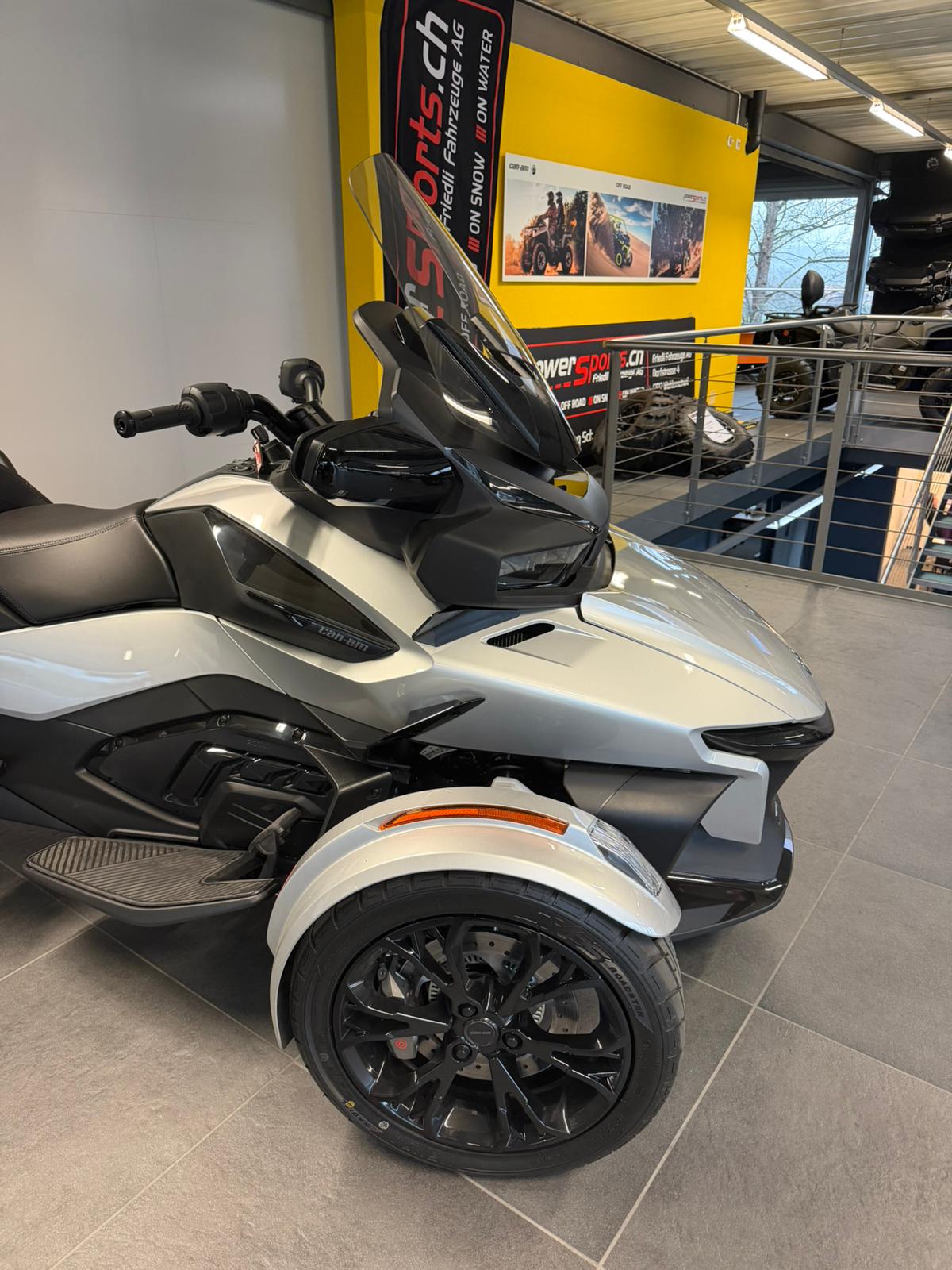 CAN-AM Spyder RT LTD-image-12