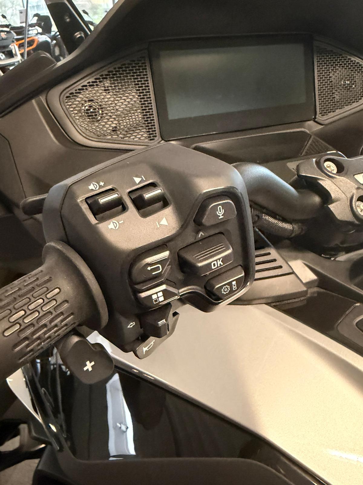 CAN-AM Spyder RT LTD-image-6