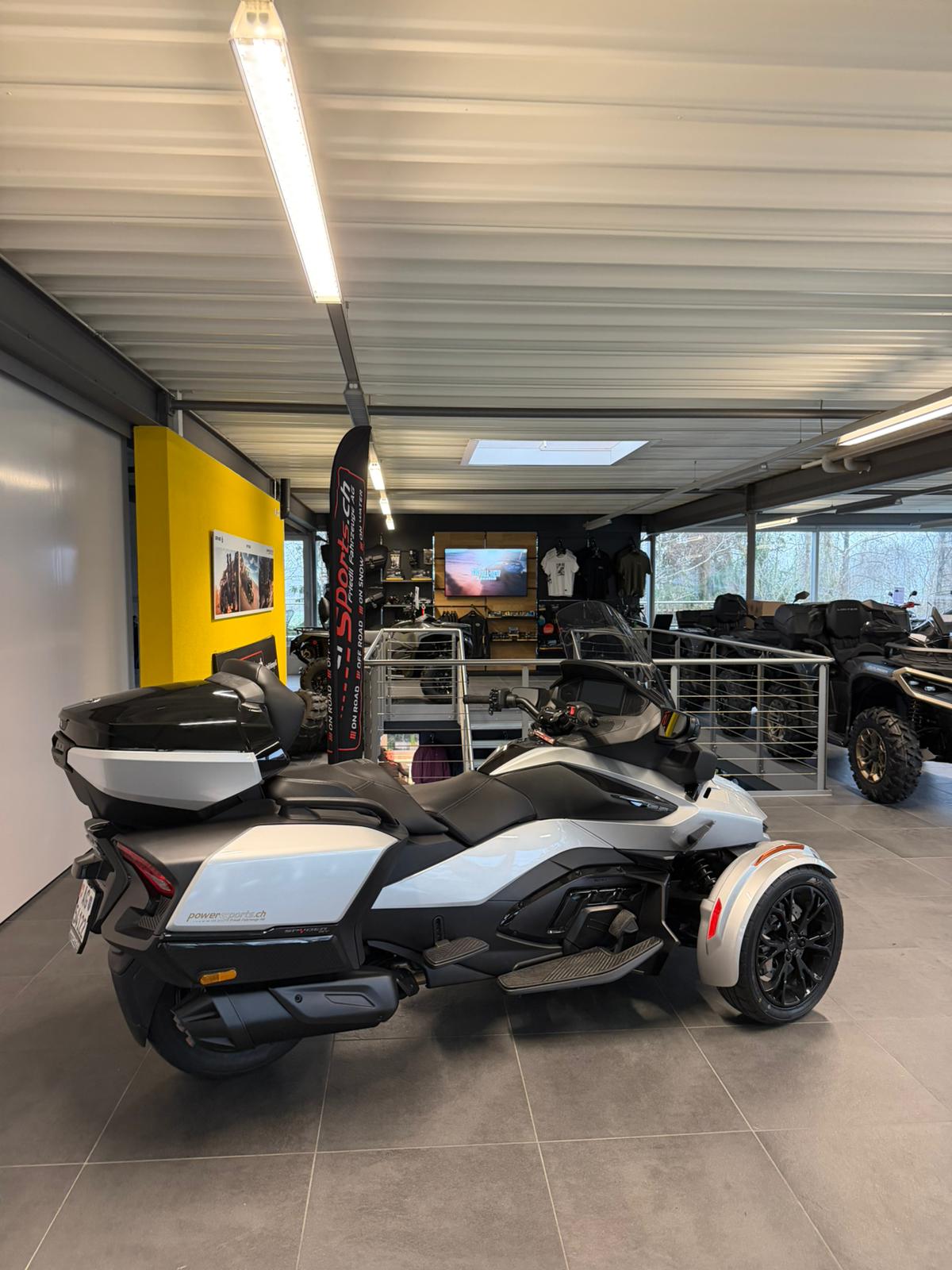 CAN-AM Spyder RT LTD-image-3