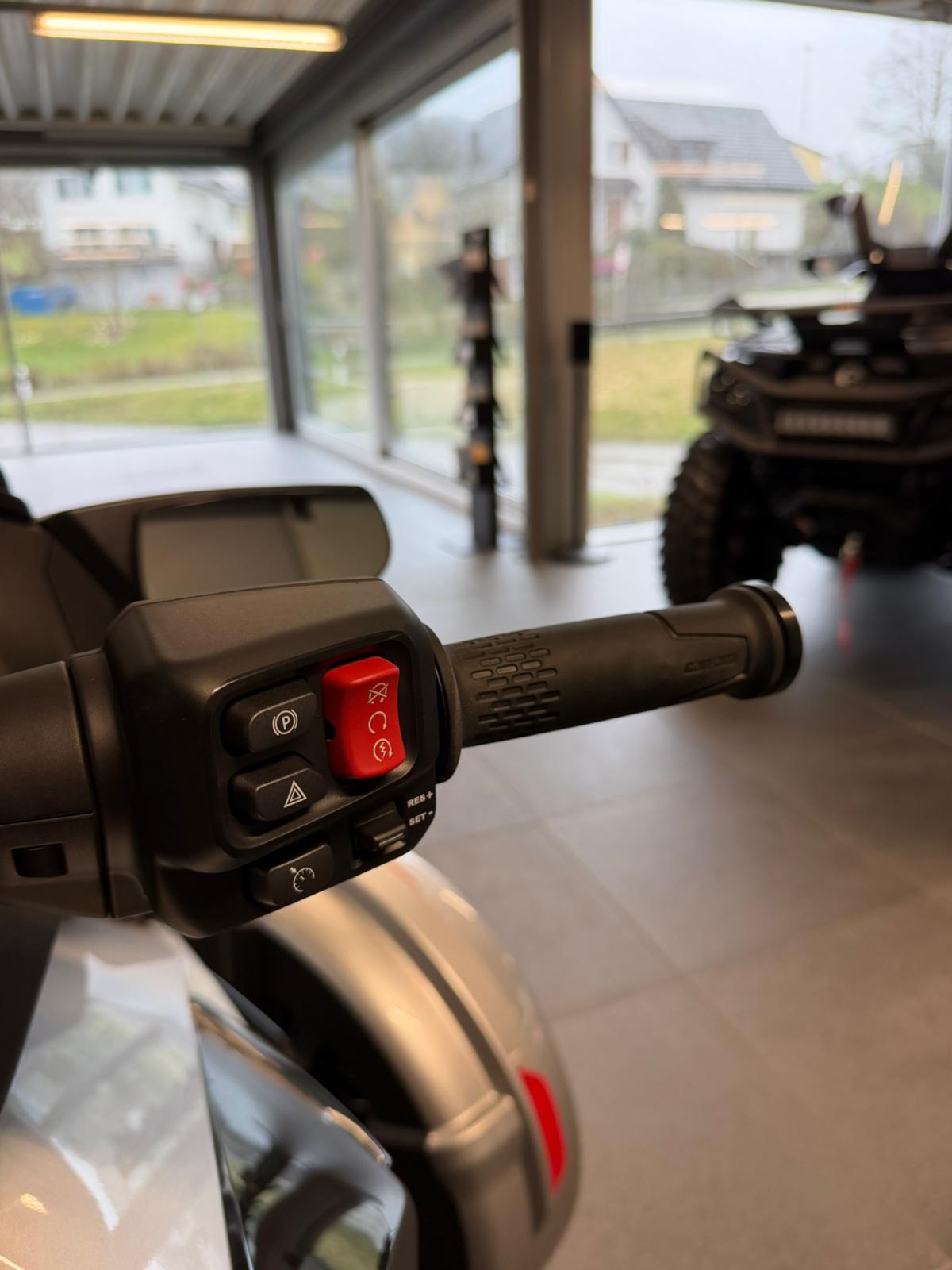 CAN-AM Spyder RT LTD-image-7