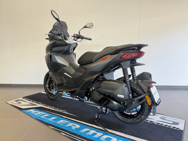 APRILIA SR 125 GT ABS E5+-image-2