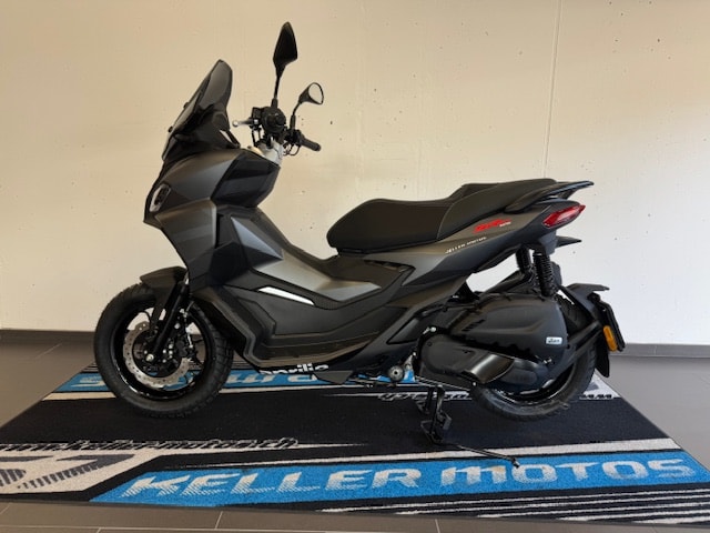 APRILIA SR 125 GT ABS E5+-image-1