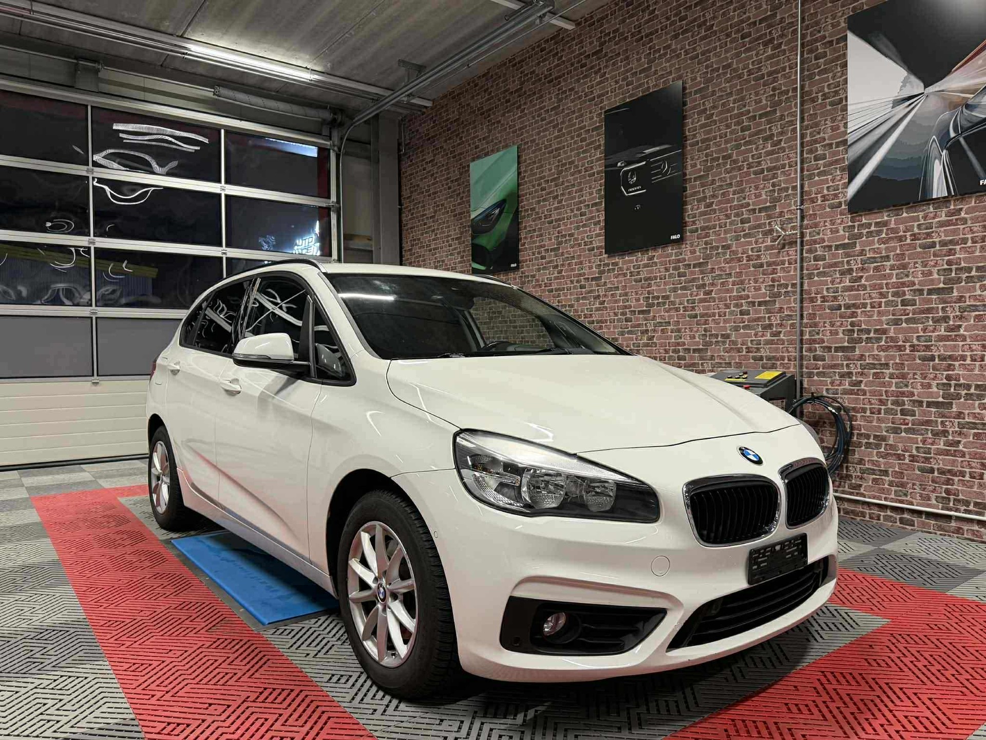 BMW 220d xDrive Active Tourer Luxury Line Steptronic-image-5