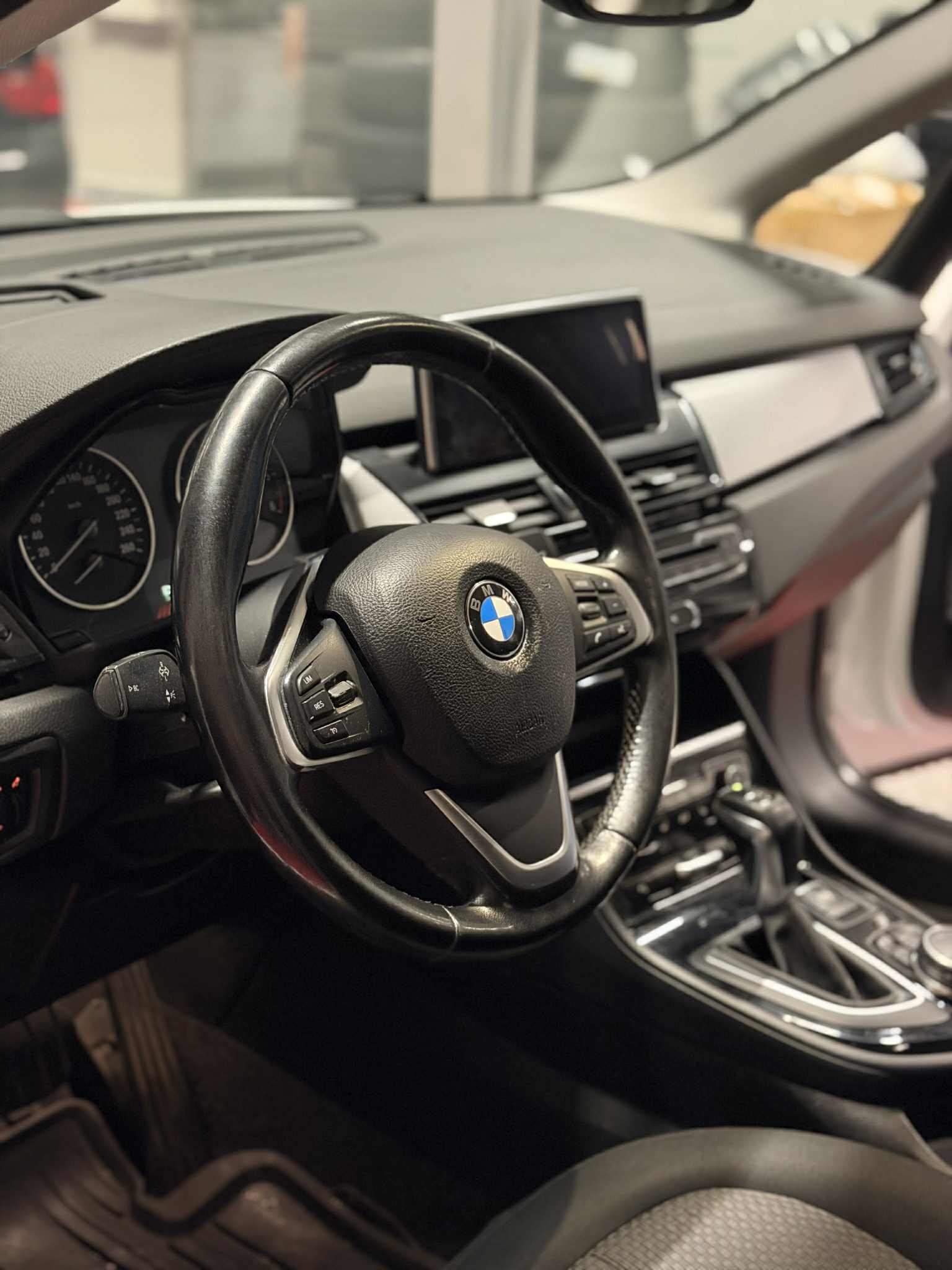 BMW 220d xDrive Active Tourer Luxury Line Steptronic-image-8