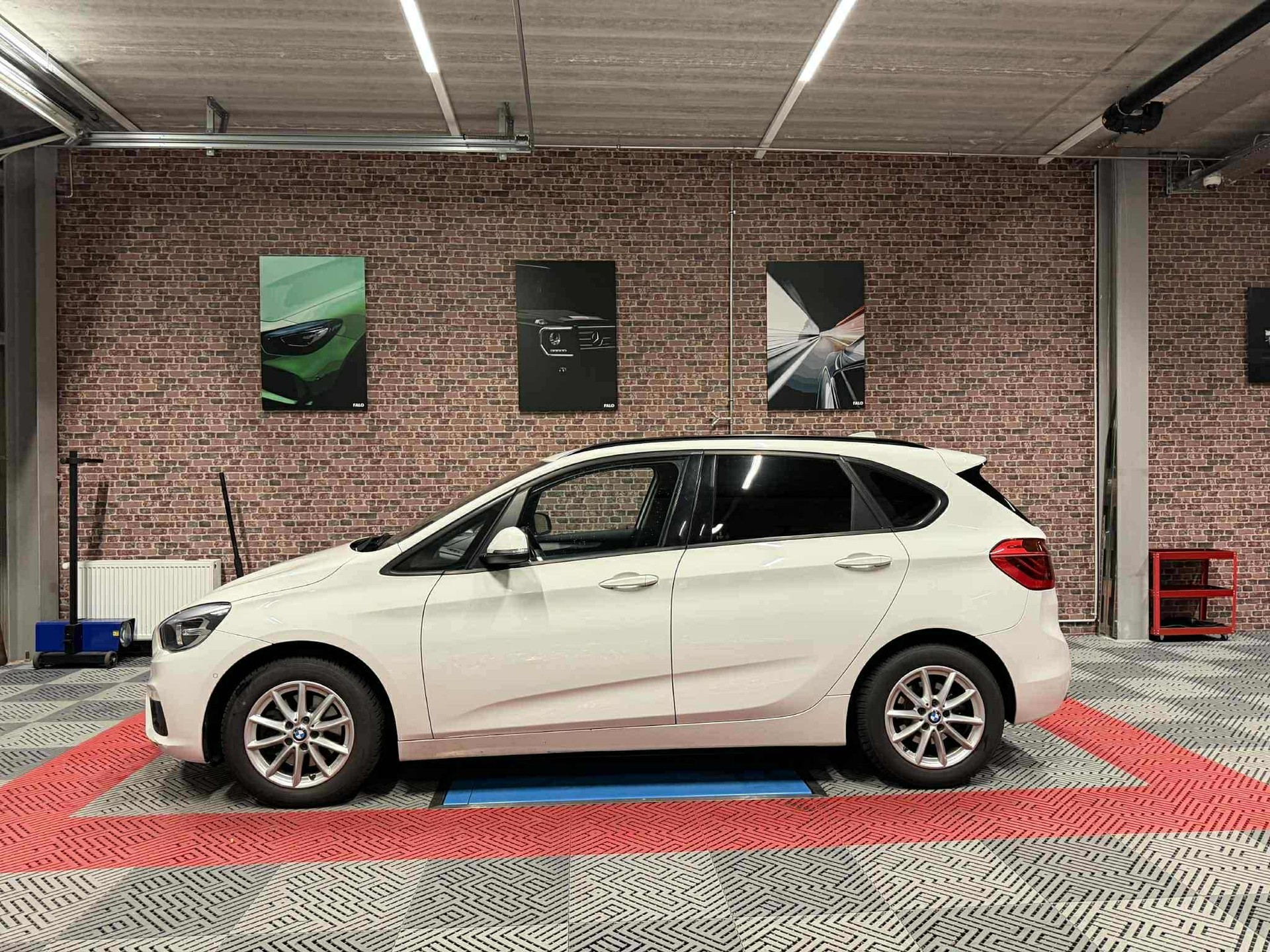 BMW 220d xDrive Active Tourer Luxury Line Steptronic-image-1