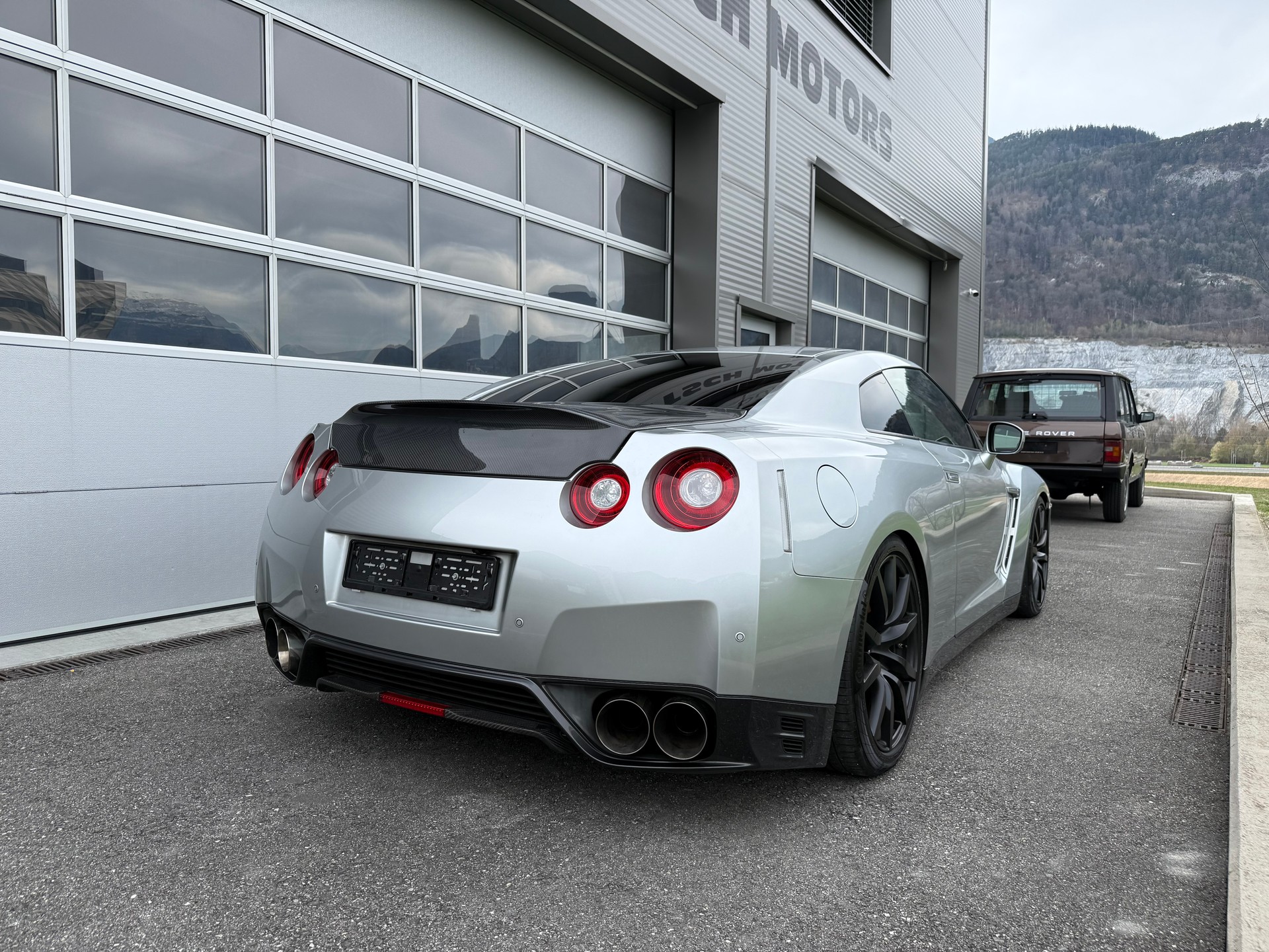NISSAN GT-R 3.8 V6 Biturbo Black Edition-image-1