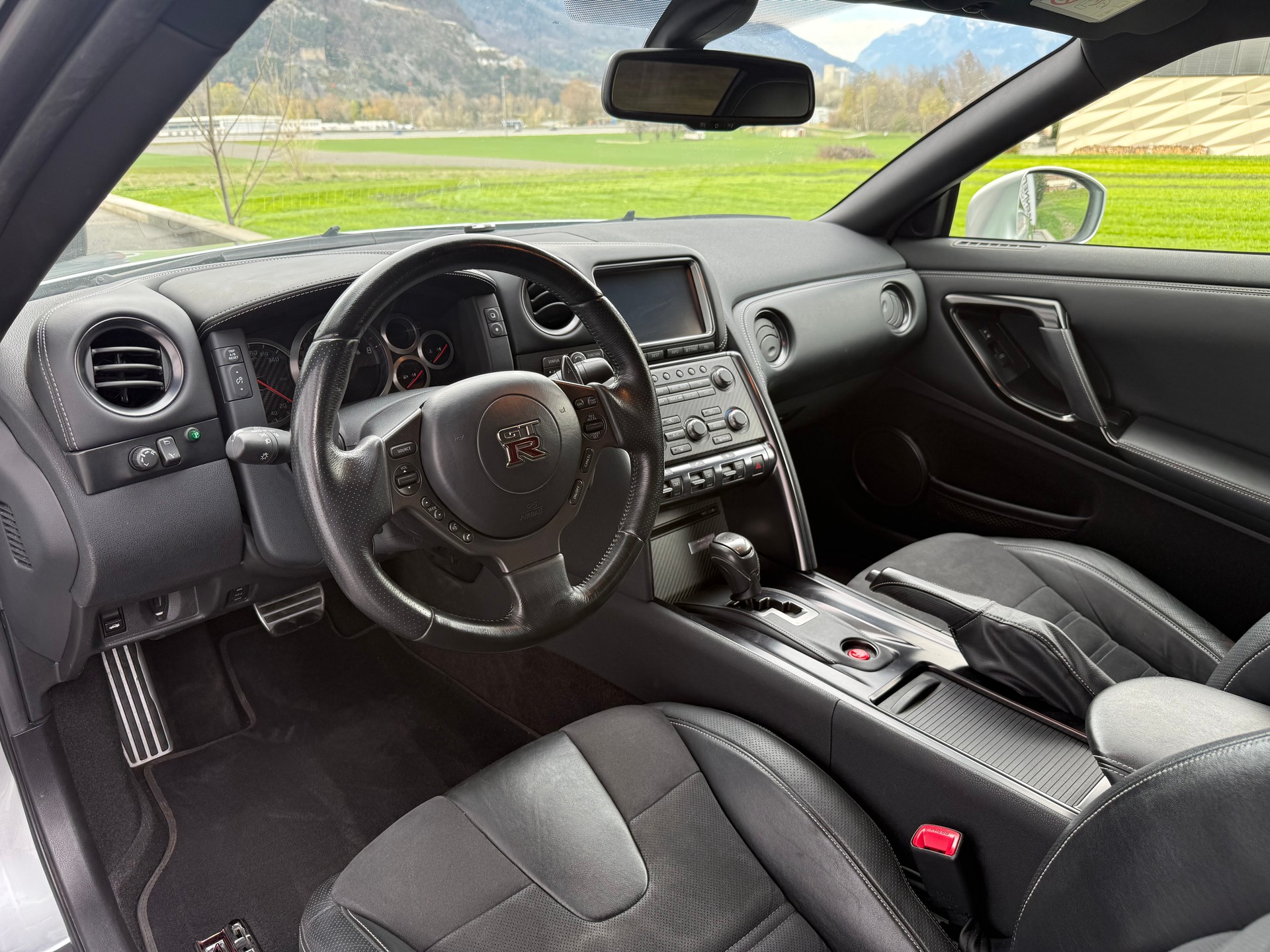 NISSAN GT-R 3.8 V6 Biturbo Black Edition-image-5