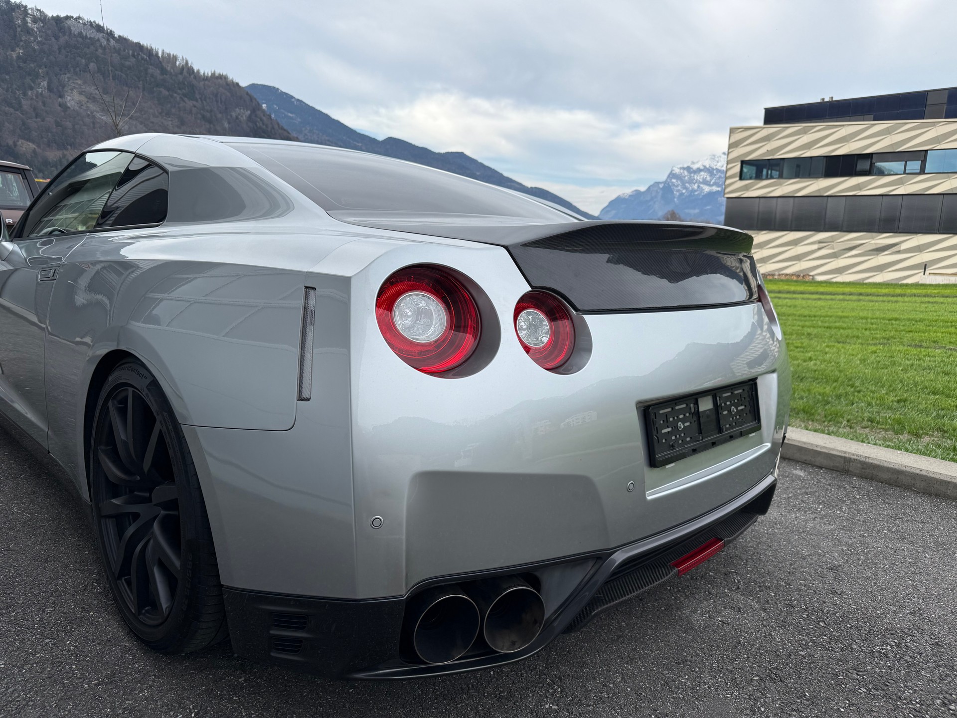 NISSAN GT-R 3.8 V6 Biturbo Black Edition-image-3