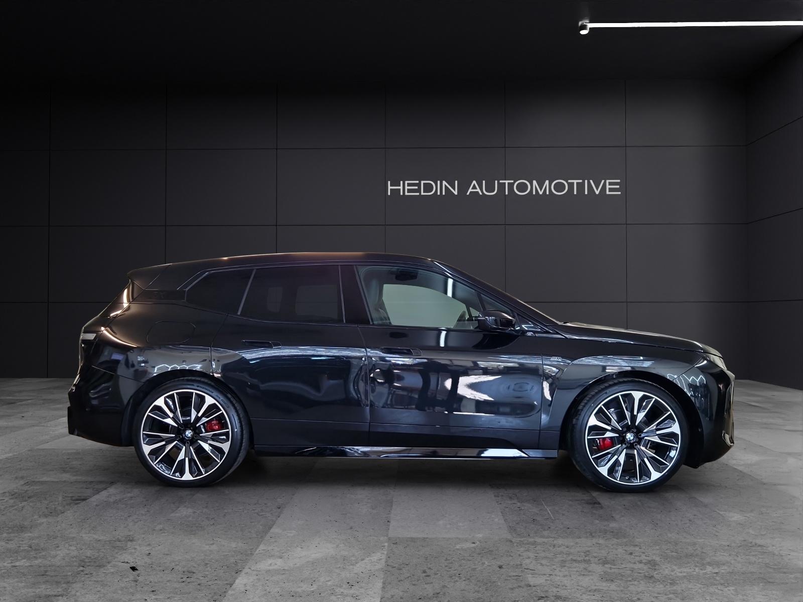 BMW iX M70-image-5