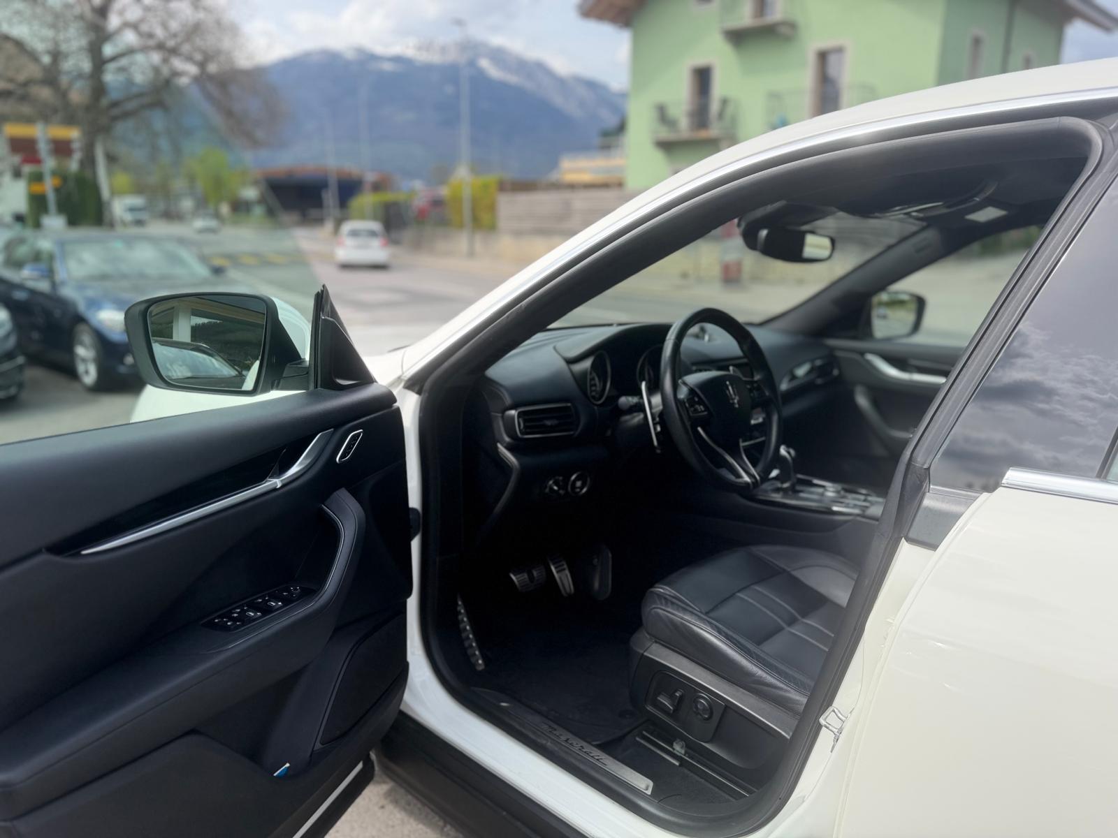 MASERATI Levante 3.0 V6 GranSport Automatica-image-8