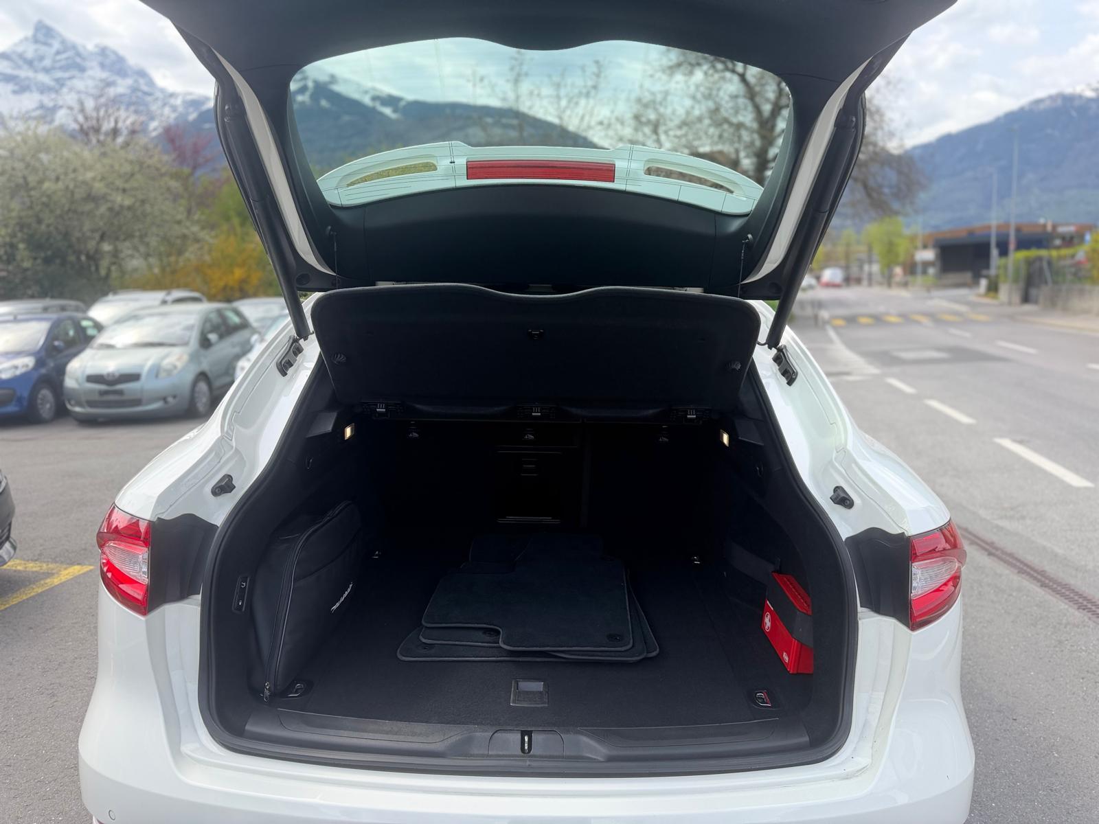 MASERATI Levante 3.0 V6 GranSport Automatica-image-13