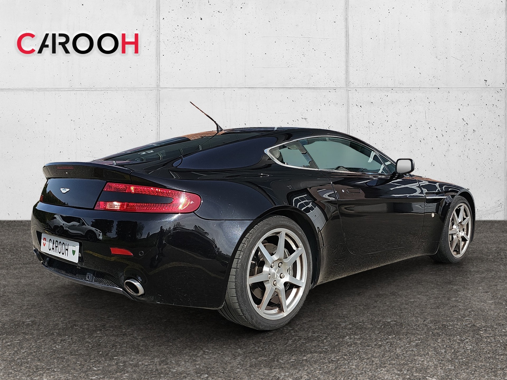 ASTON MARTIN V8 Vantage 4.3-image-8
