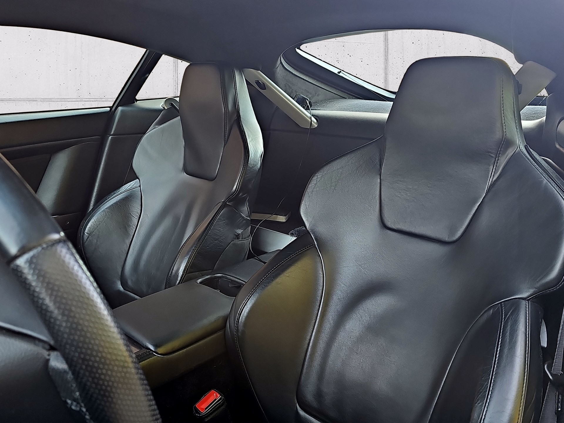 ASTON MARTIN V8 Vantage 4.3-image-20