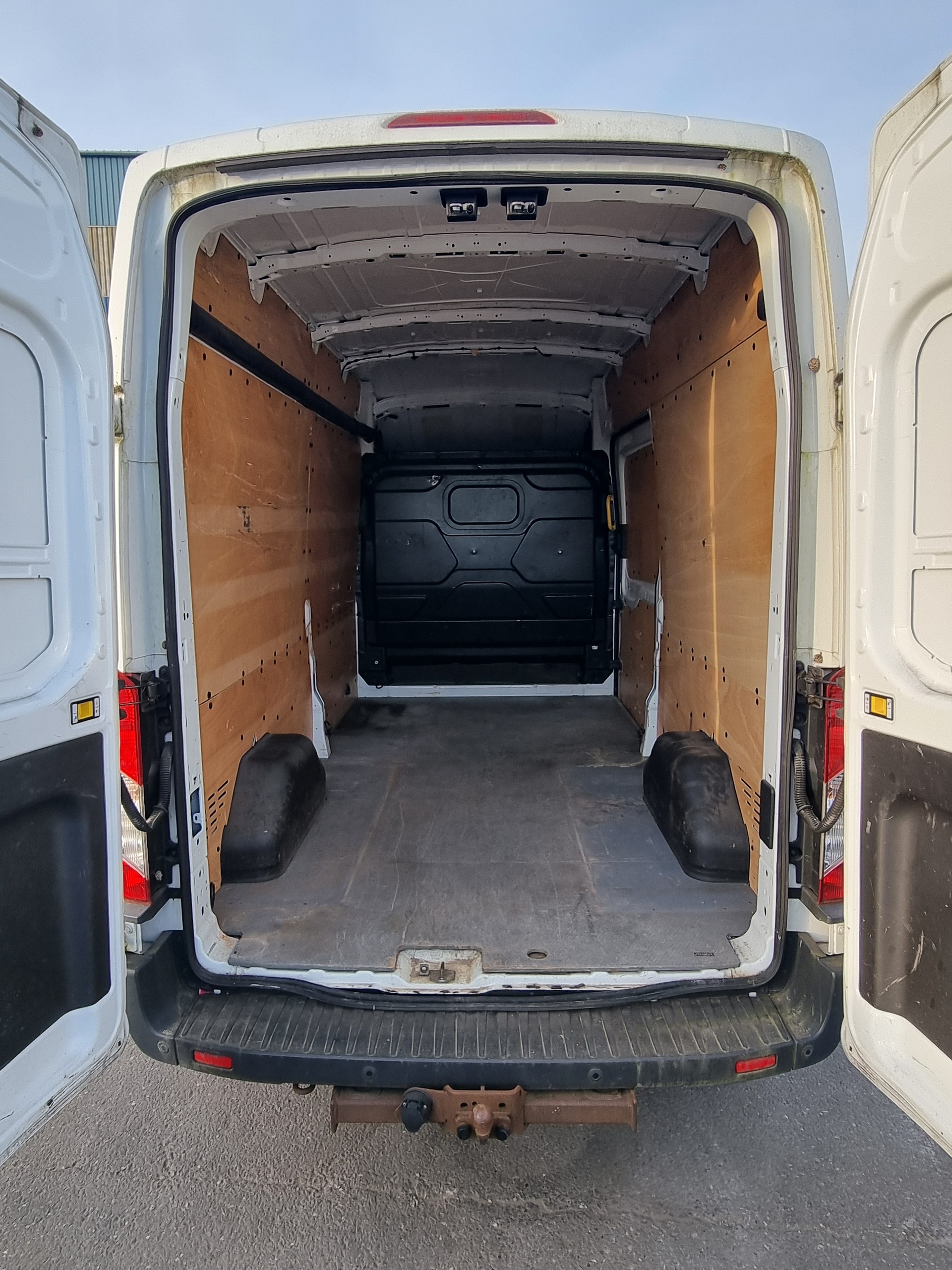 FORD Transit Van 350 L3 Ambiente 2.0 TDCi 130 FWD-image-14