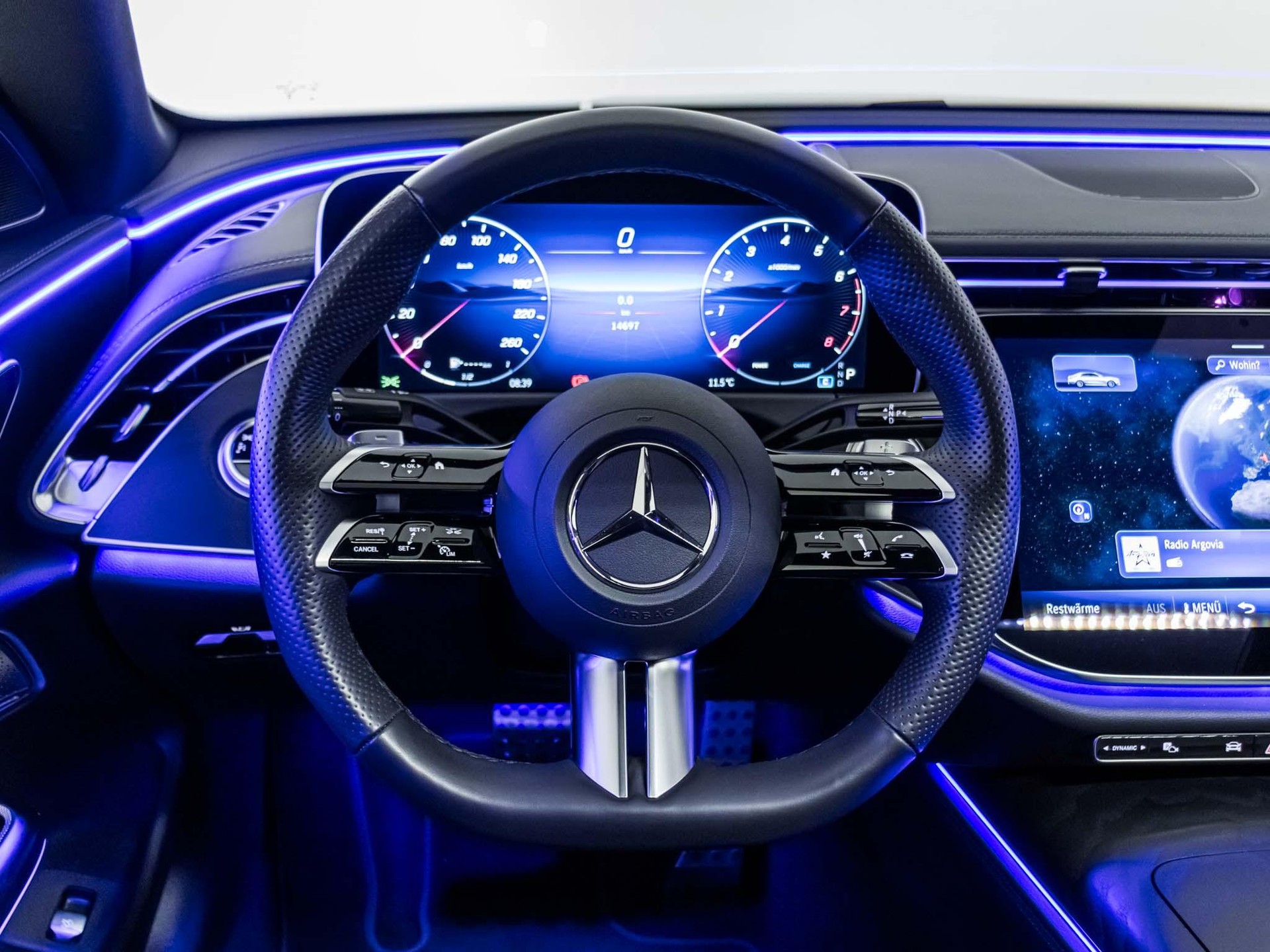 MERCEDES-BENZ E 200 4MATIC-image-10