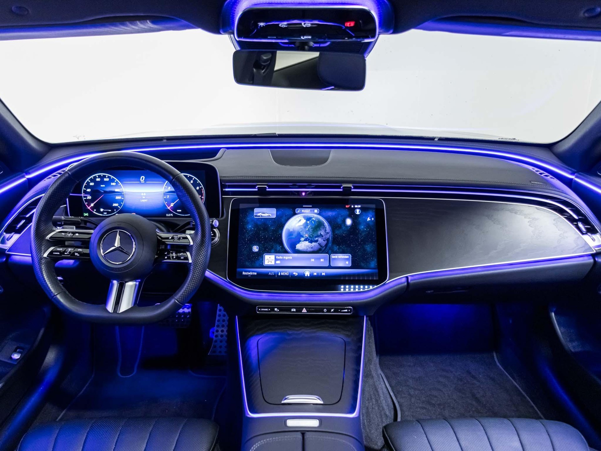 MERCEDES-BENZ E 200 4MATIC-image-11