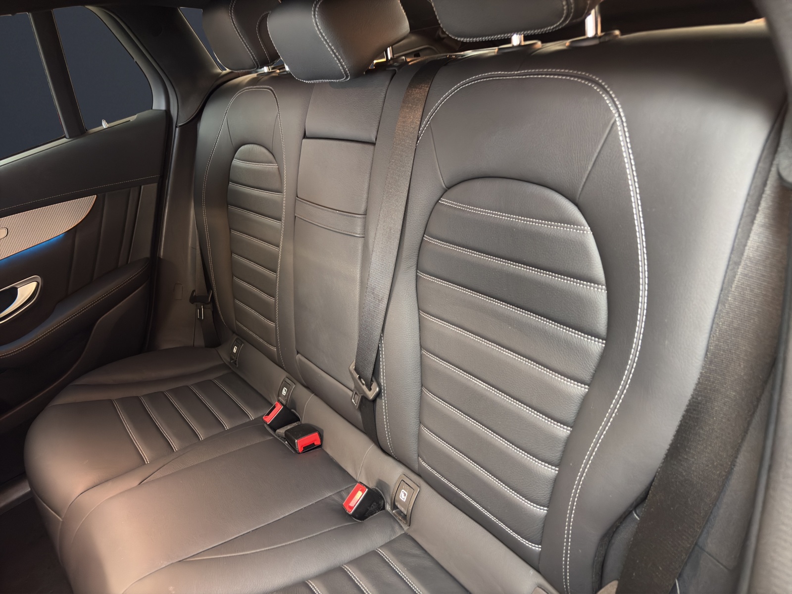MERCEDES-BENZ EQC 400 4Matic EQ Star-image-16