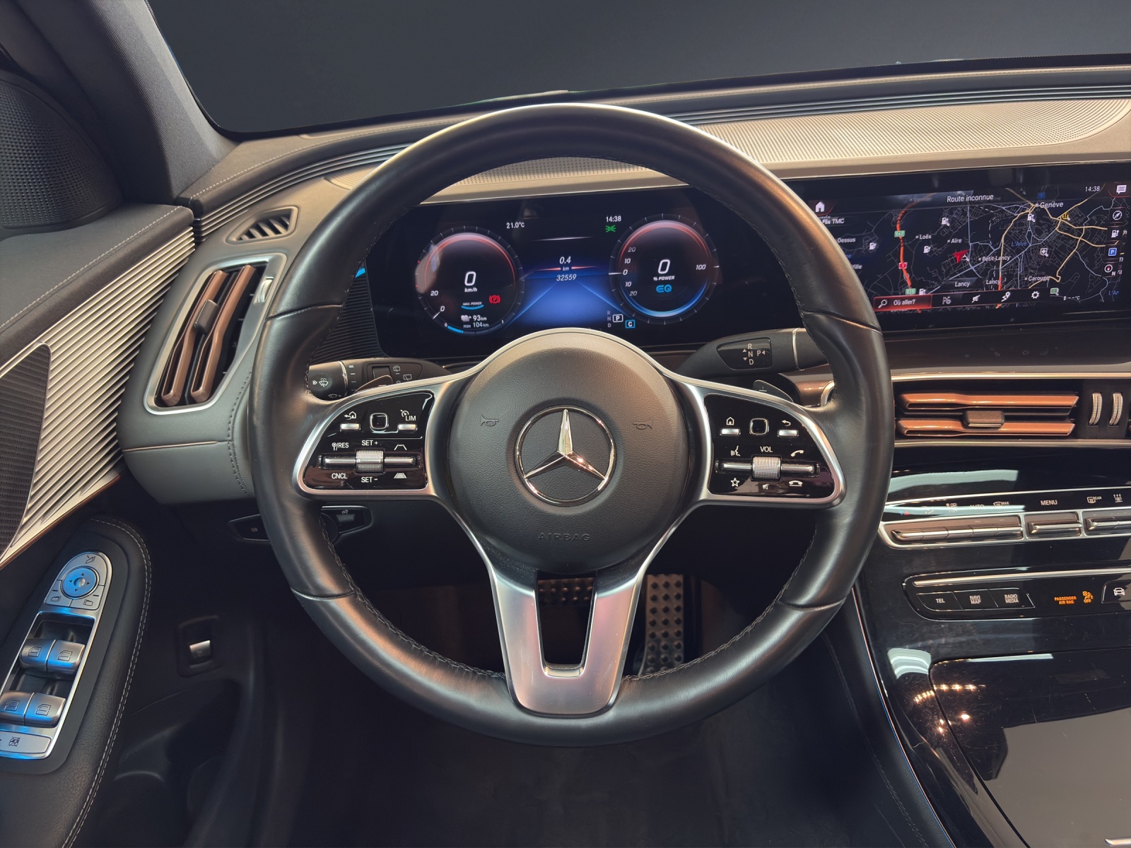 MERCEDES-BENZ EQC 400 4Matic EQ Star-image-12