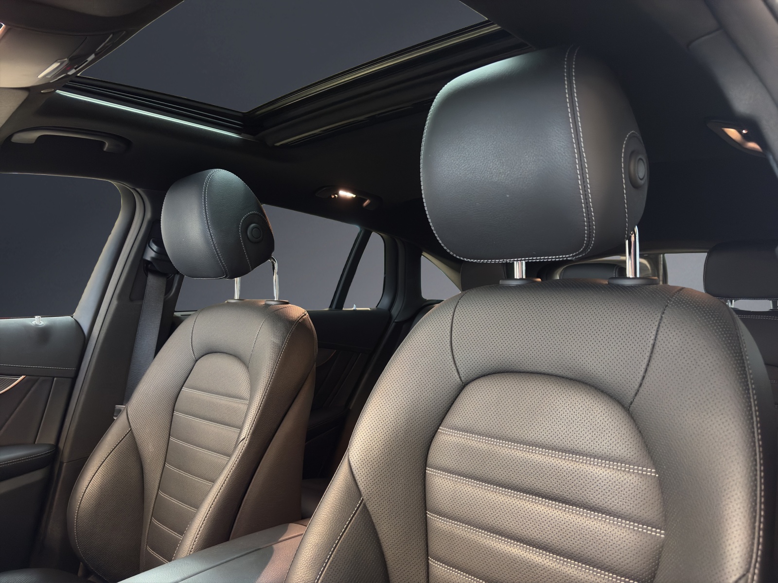 MERCEDES-BENZ EQC 400 4Matic EQ Star-image-7