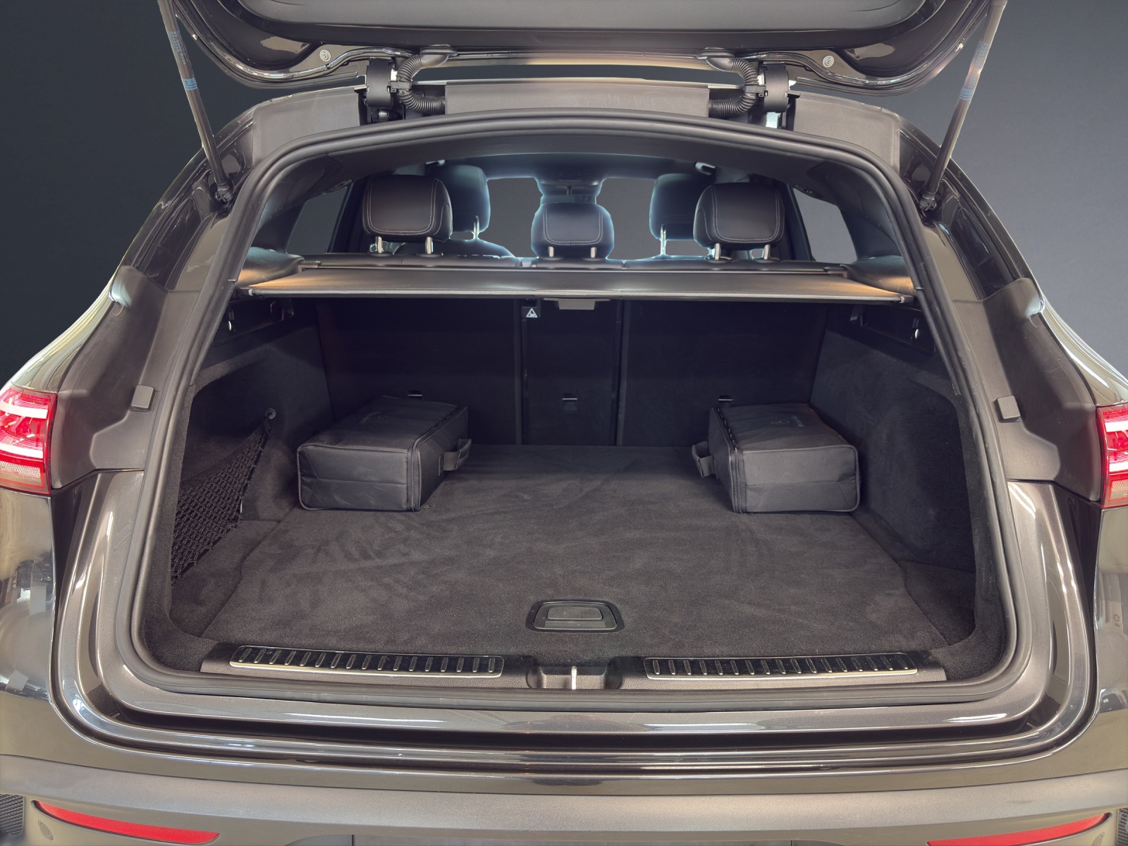 MERCEDES-BENZ EQC 400 4Matic EQ Star-image-17