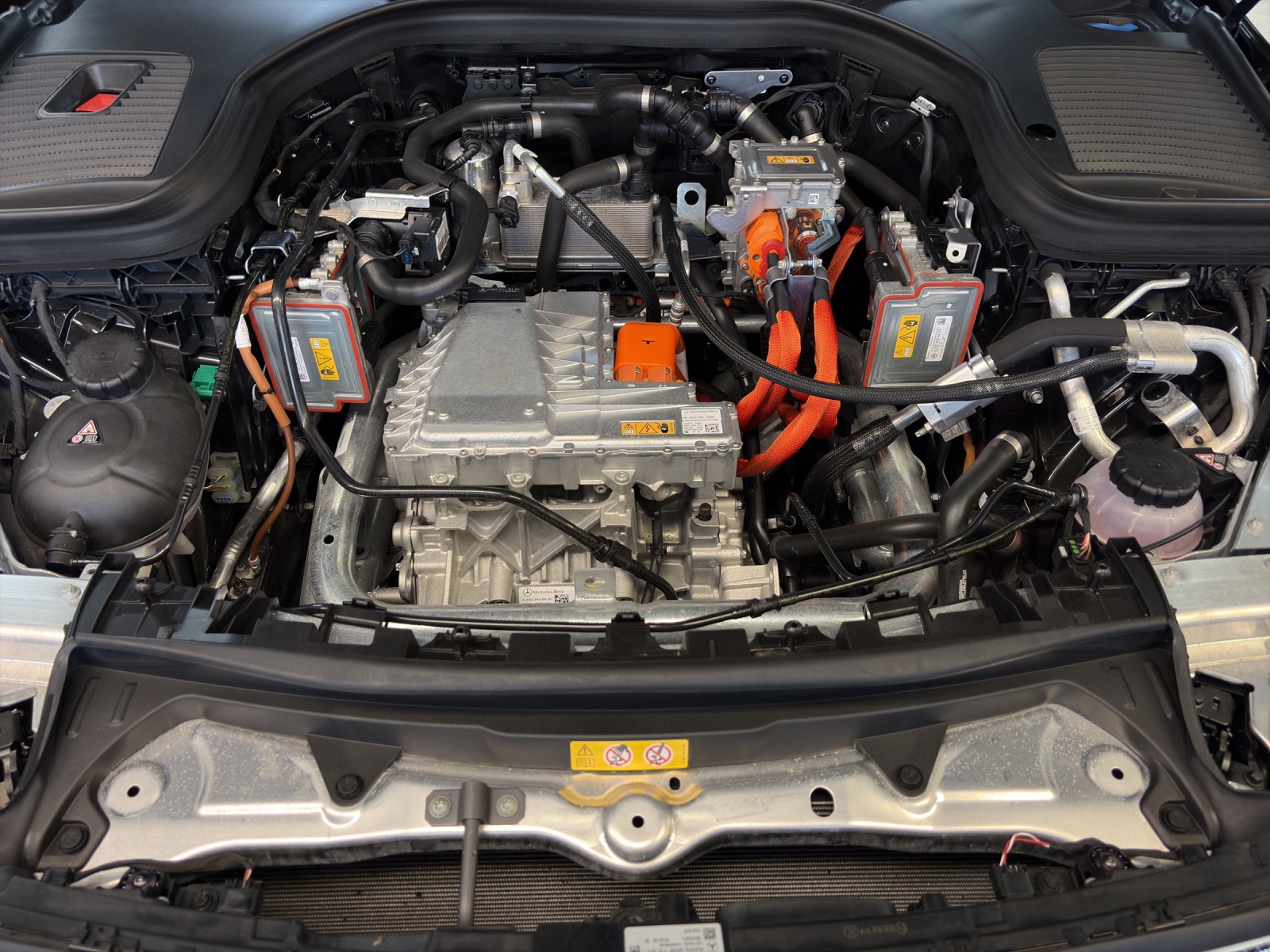 MERCEDES-BENZ EQC 400 4Matic EQ Star-image-19