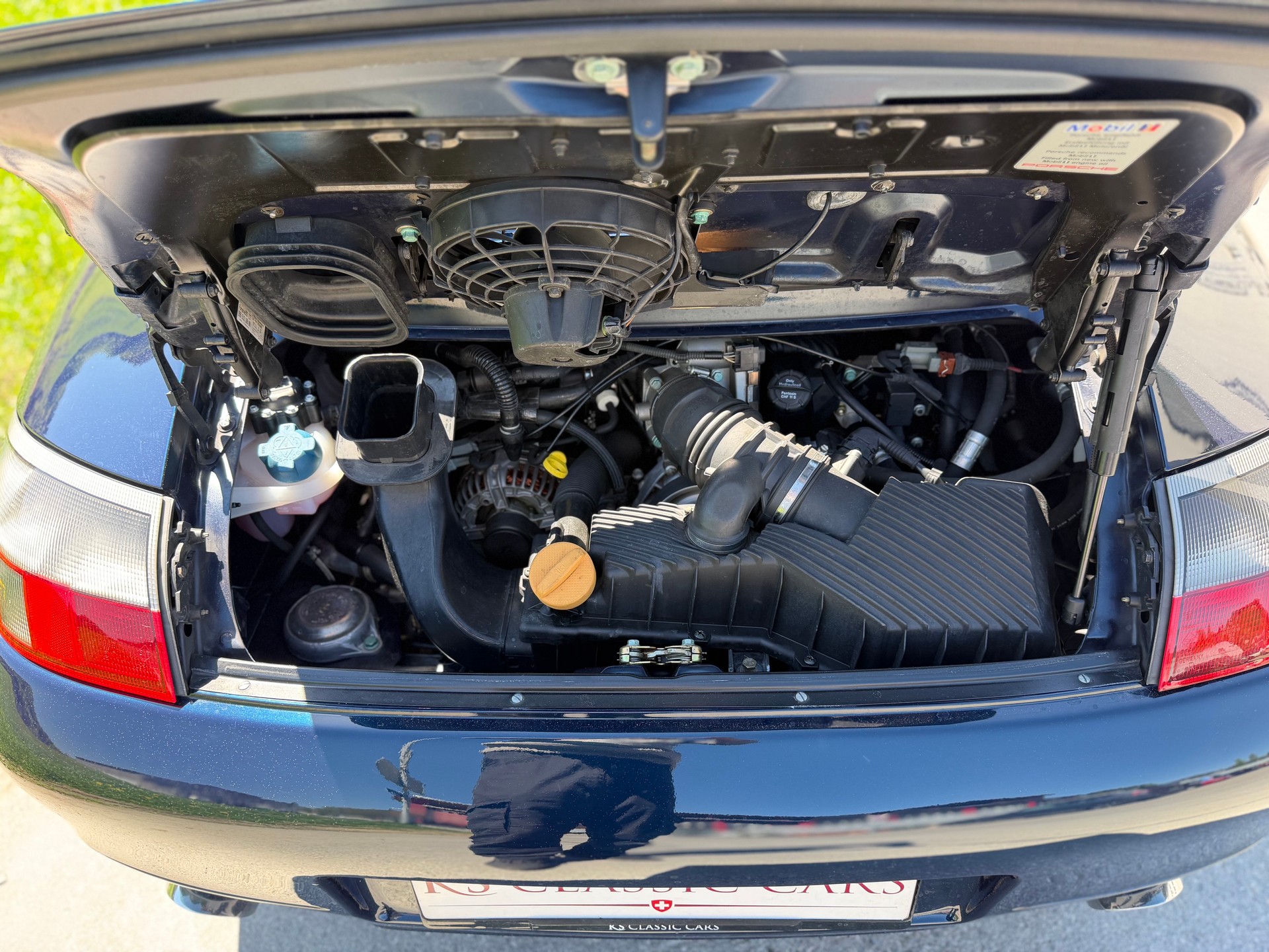 PORSCHE 911 Carrera Cabrio-image-14