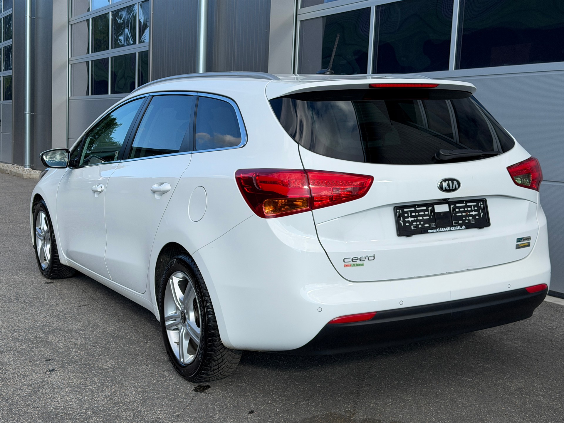 KIA Cee'd Sportswagon 1.6 GDi Swiss Eco Edition-image-6