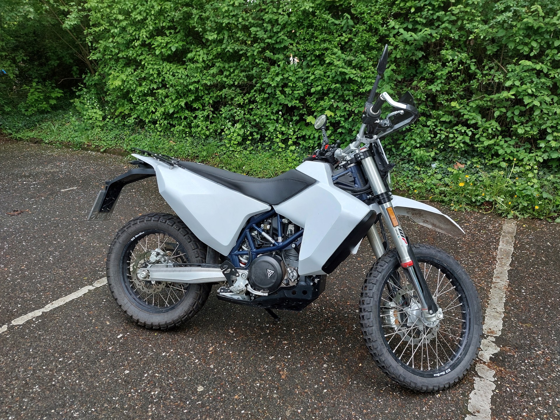 HUSQVARNA 701 Enduro LR-image-1