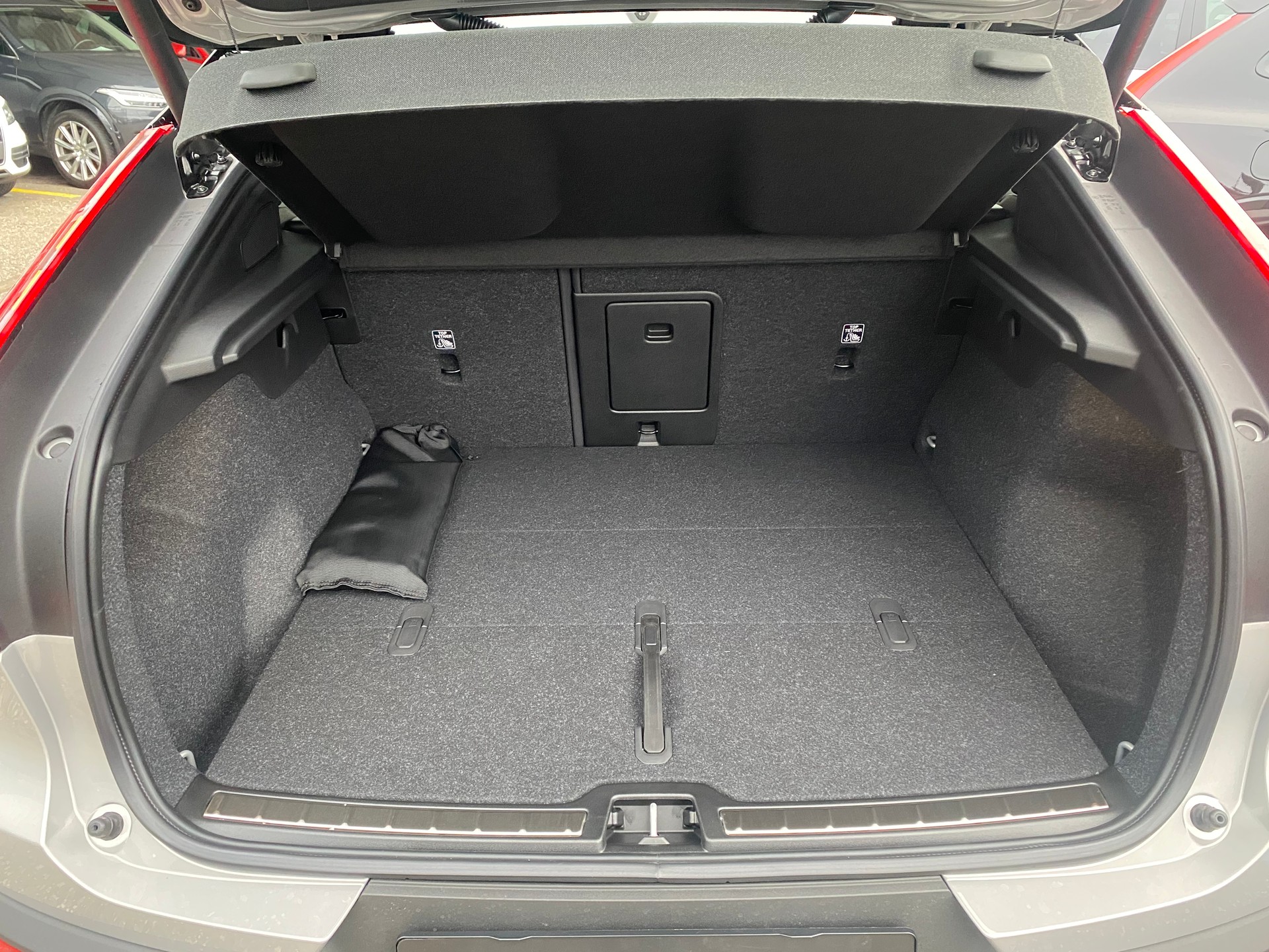 VOLVO C40 P8 Twin Recharge AWD-image-15