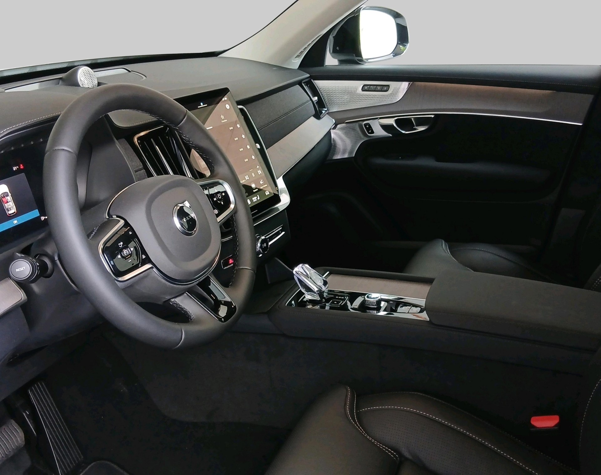 VOLVO XC90 2.0 B5 MH Ultra Dark AWD-showroom-element-2
