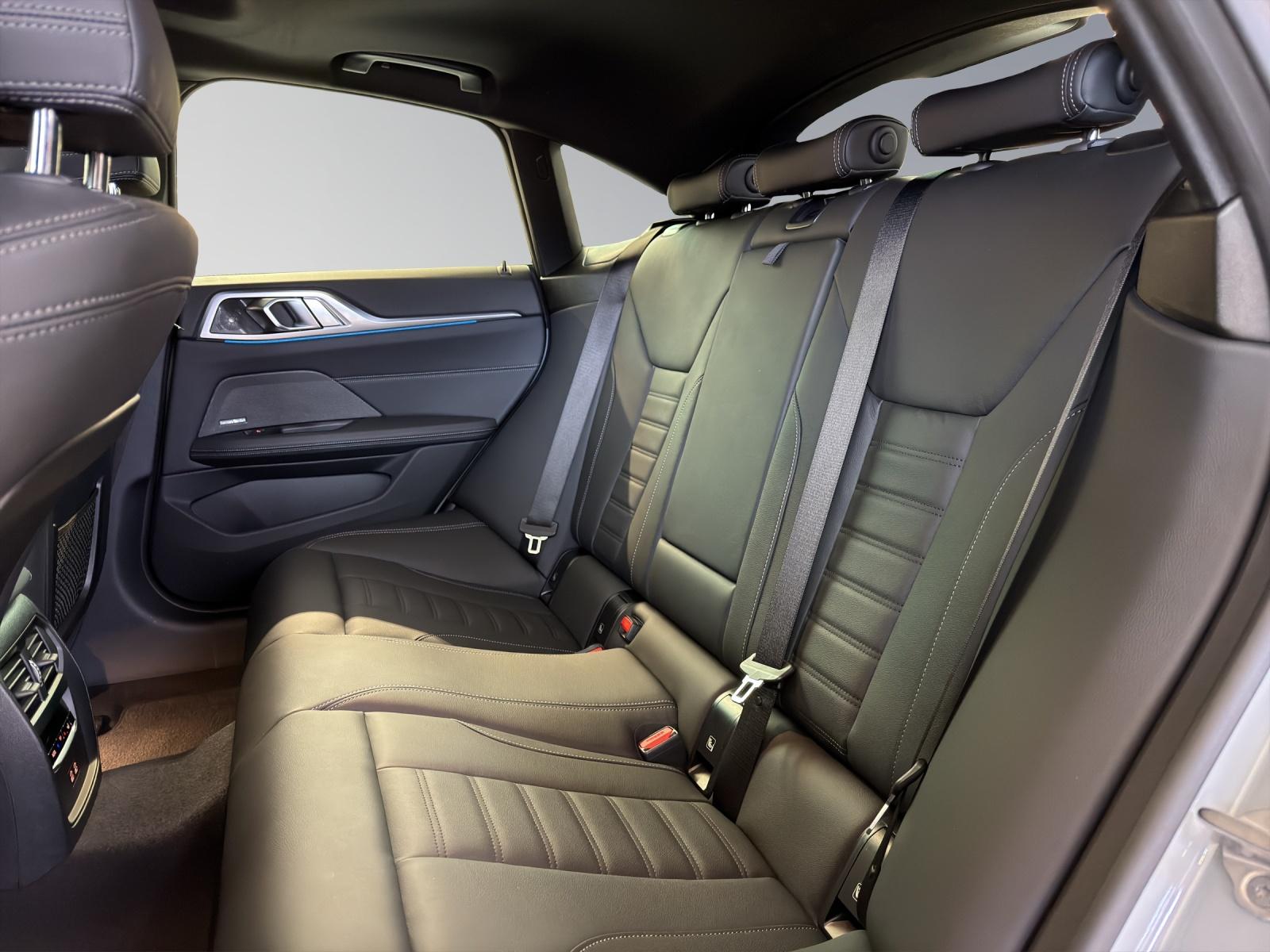 BMW i4 eDrive40 M-SportPaket-image-17