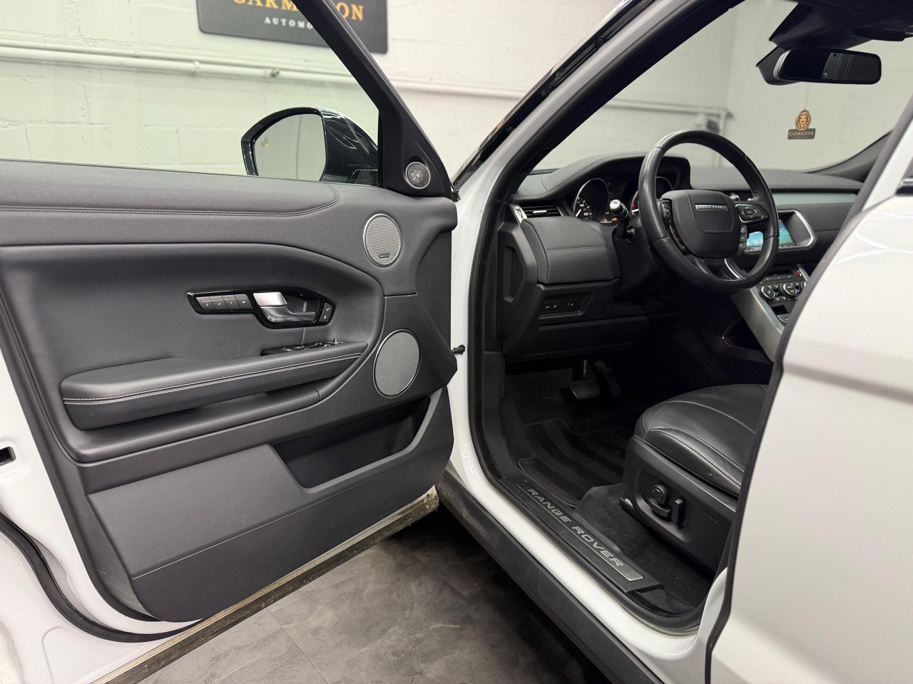 LAND ROVER Range Rover Evoque 2.0 TD4 HSE AT9-image-11