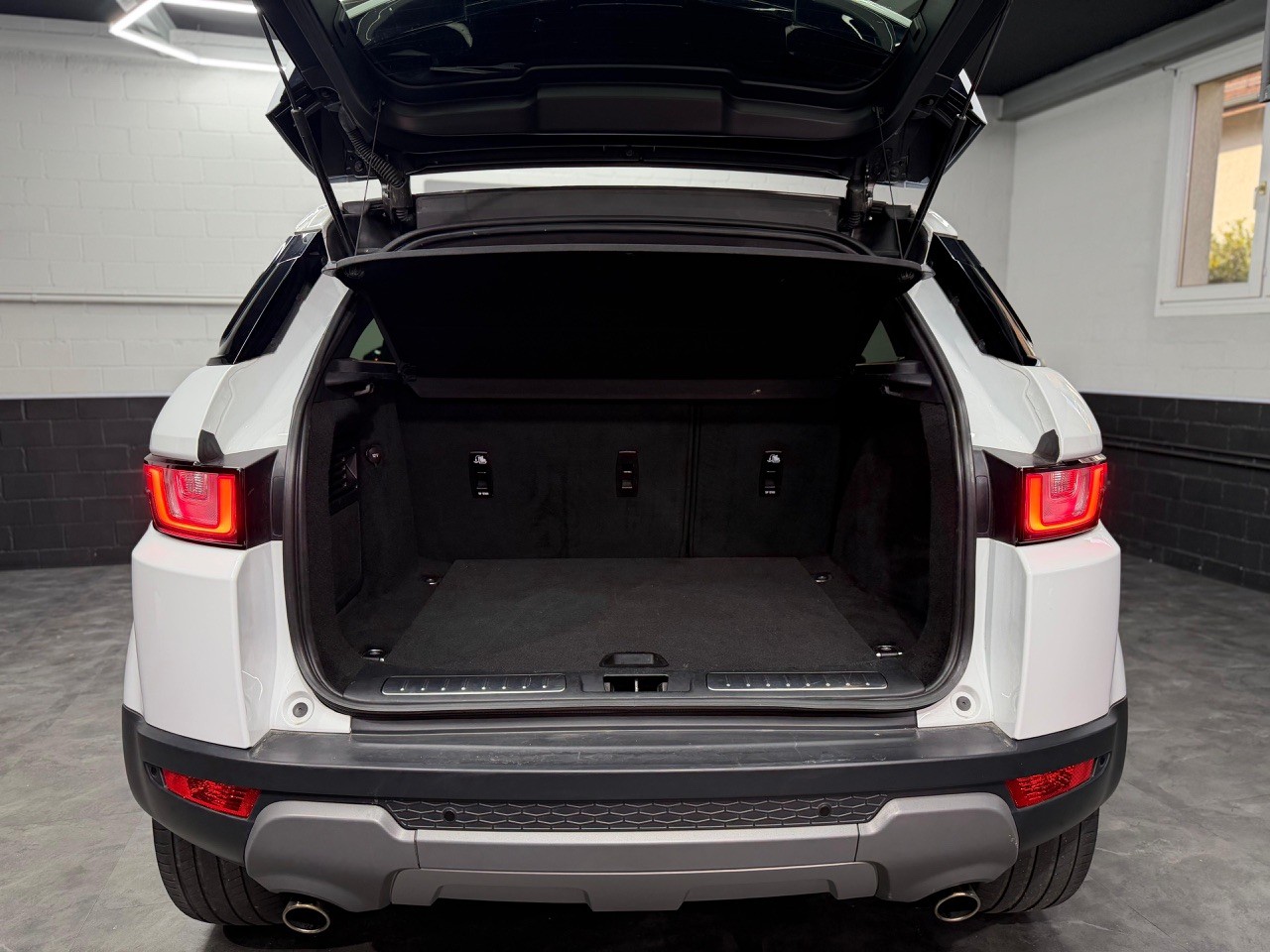 LAND ROVER Range Rover Evoque 2.0 TD4 HSE AT9-image-20